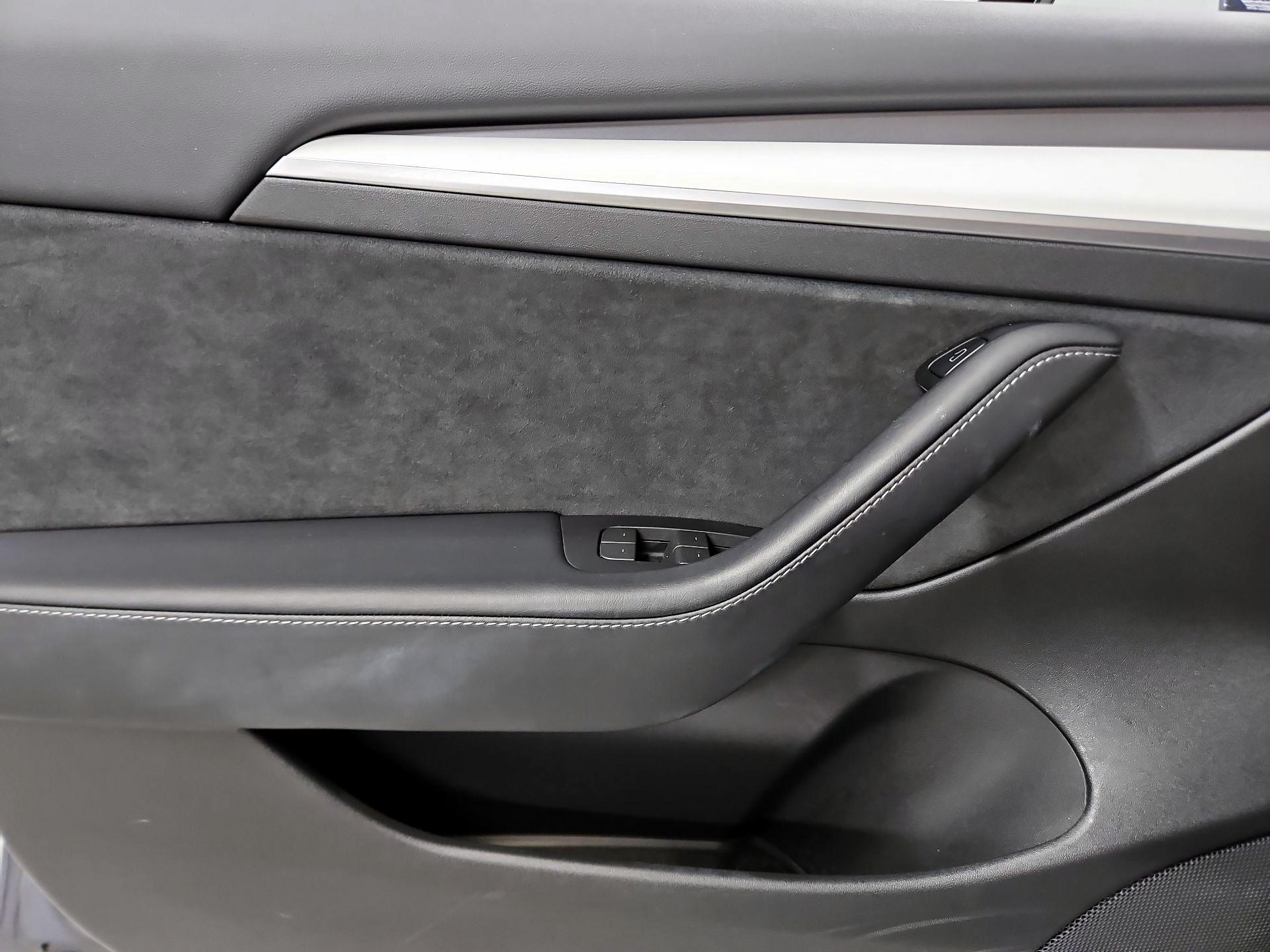 Thumbnail: 2022 Tesla Model 3 - 12
