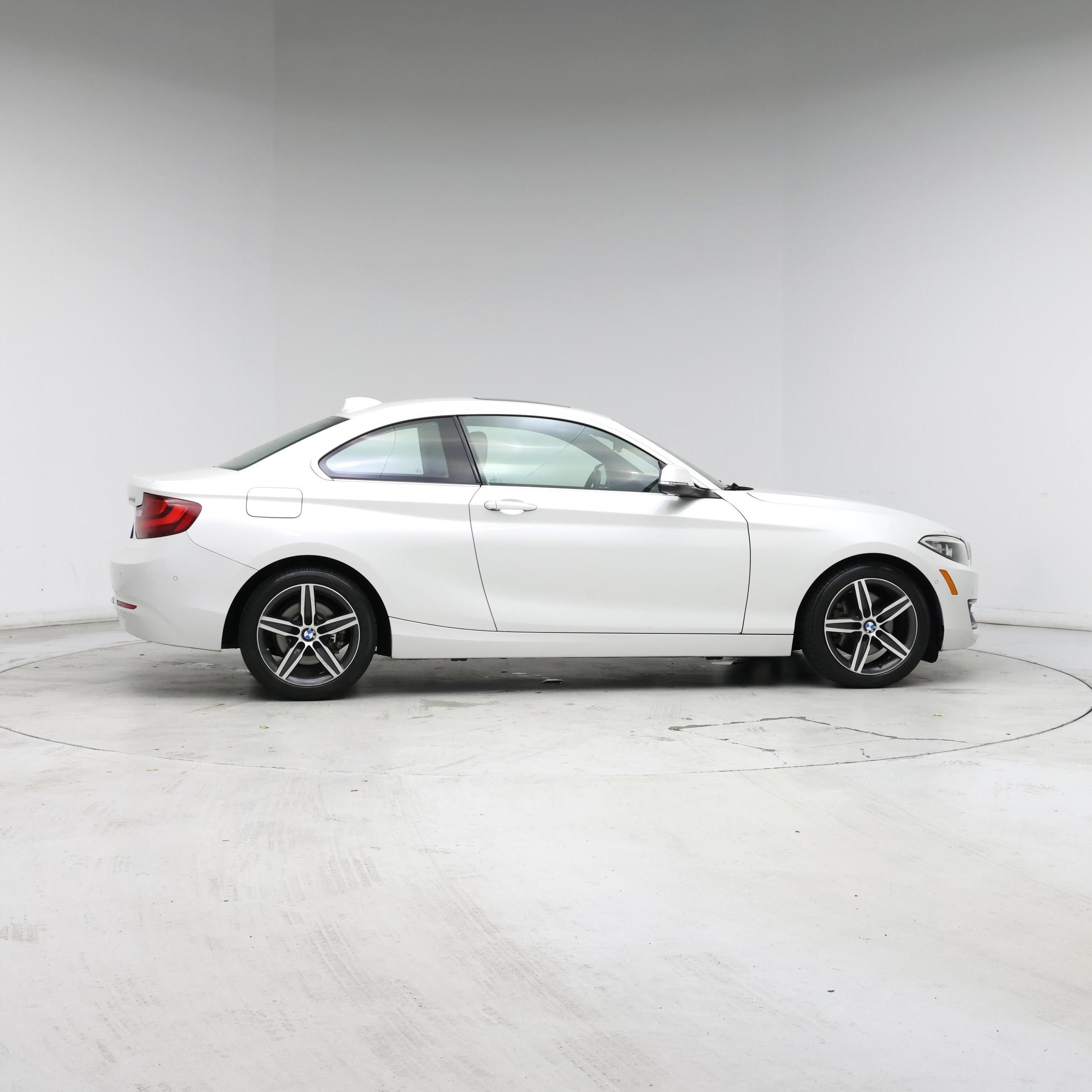 Thumbnail: 2017 BMW 2 Series - 7