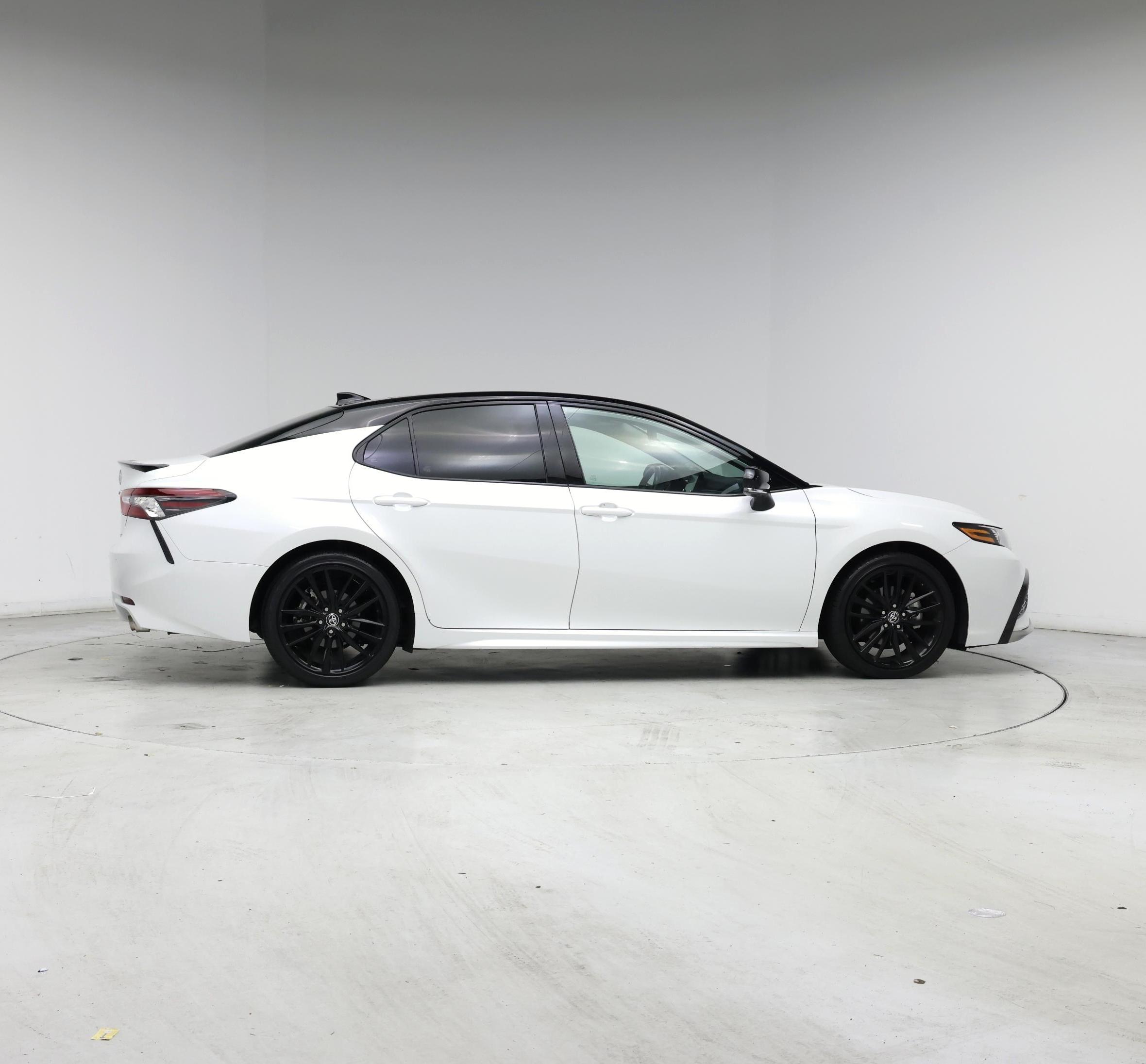 Thumbnail: 2021 Toyota Camry - 7