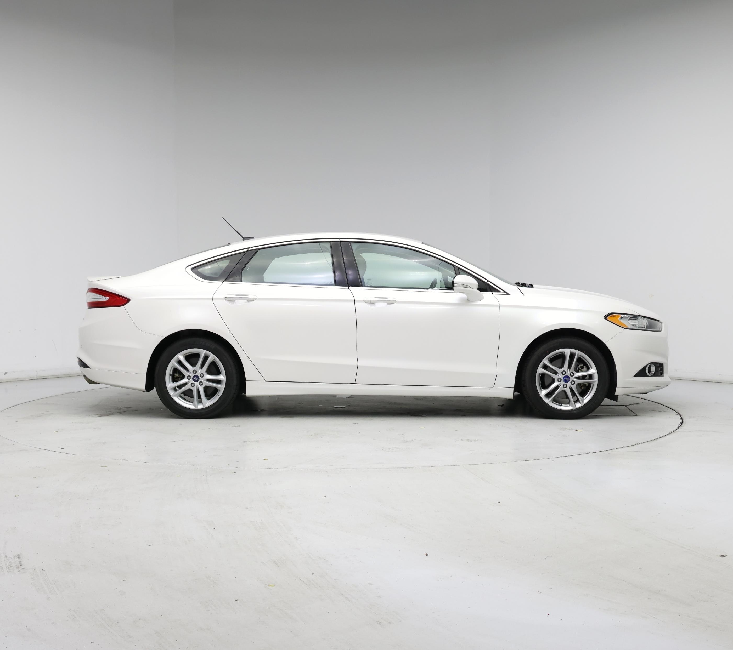 Thumbnail: 2016 Ford Fusion - 7