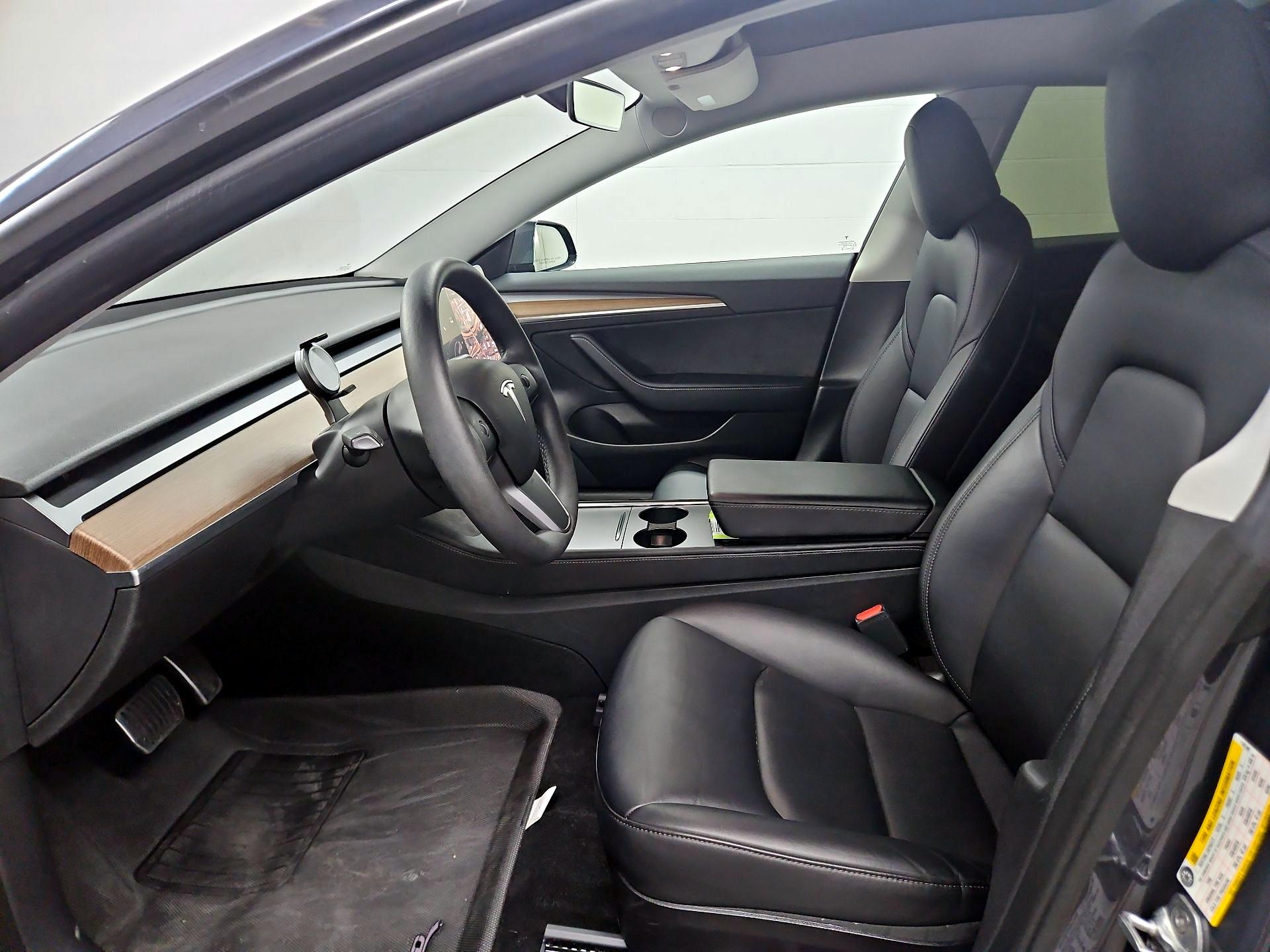 Thumbnail: 2022 Tesla Model 3 - 11