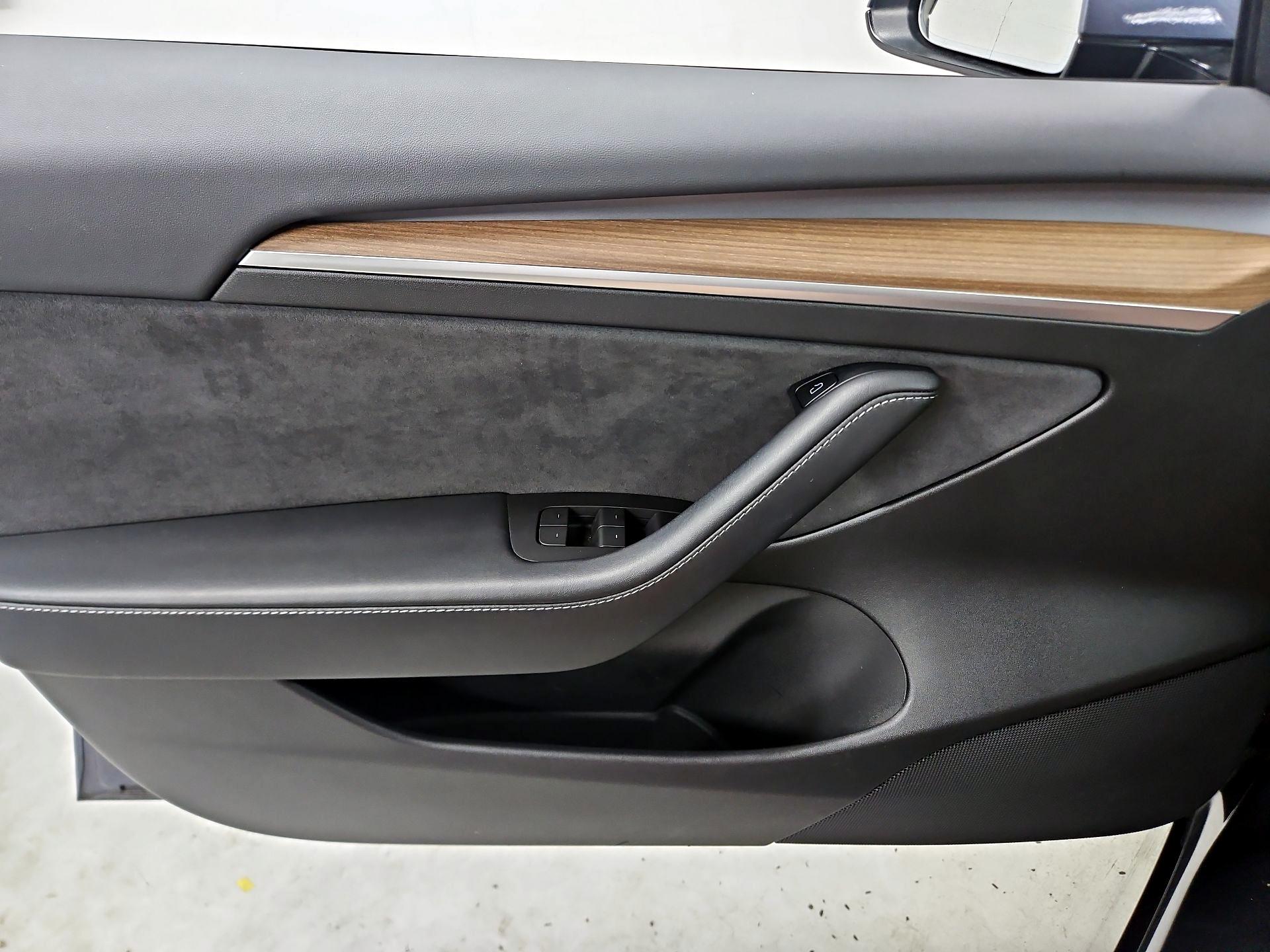 Thumbnail: 2022 Tesla Model 3 - 12