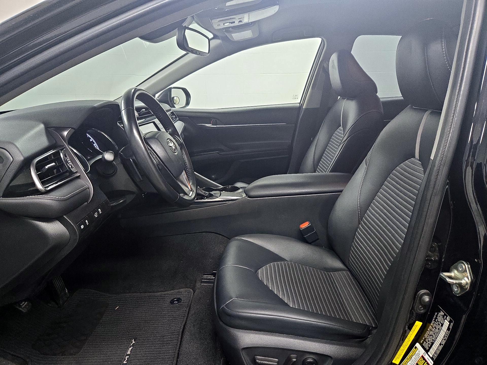 Thumbnail: 2019 Toyota Camry - 11