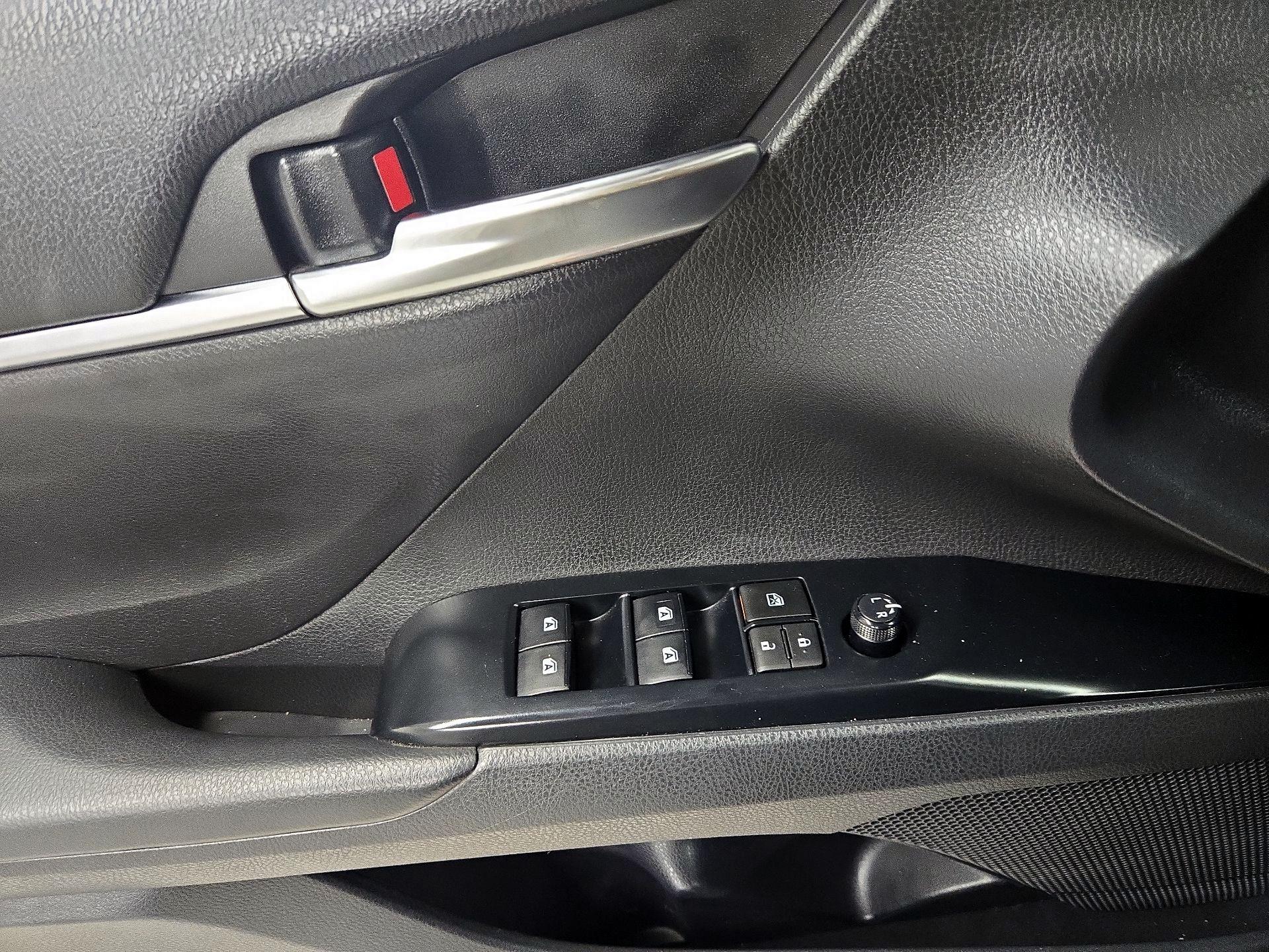 Thumbnail: 2019 Toyota Camry - 12
