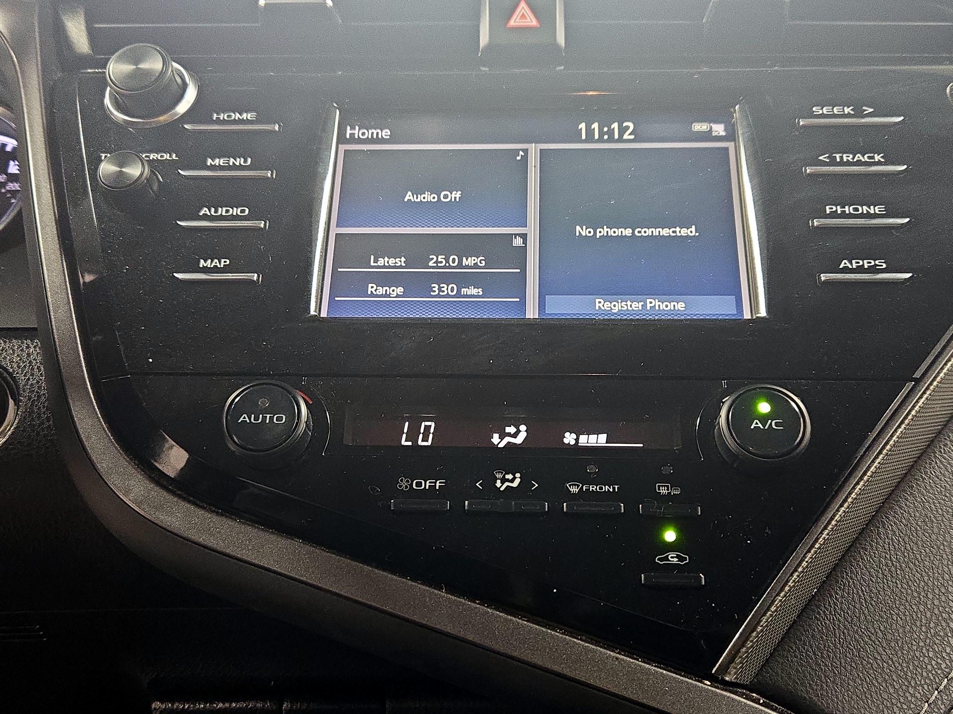 Thumbnail: 2019 Toyota Camry - 16
