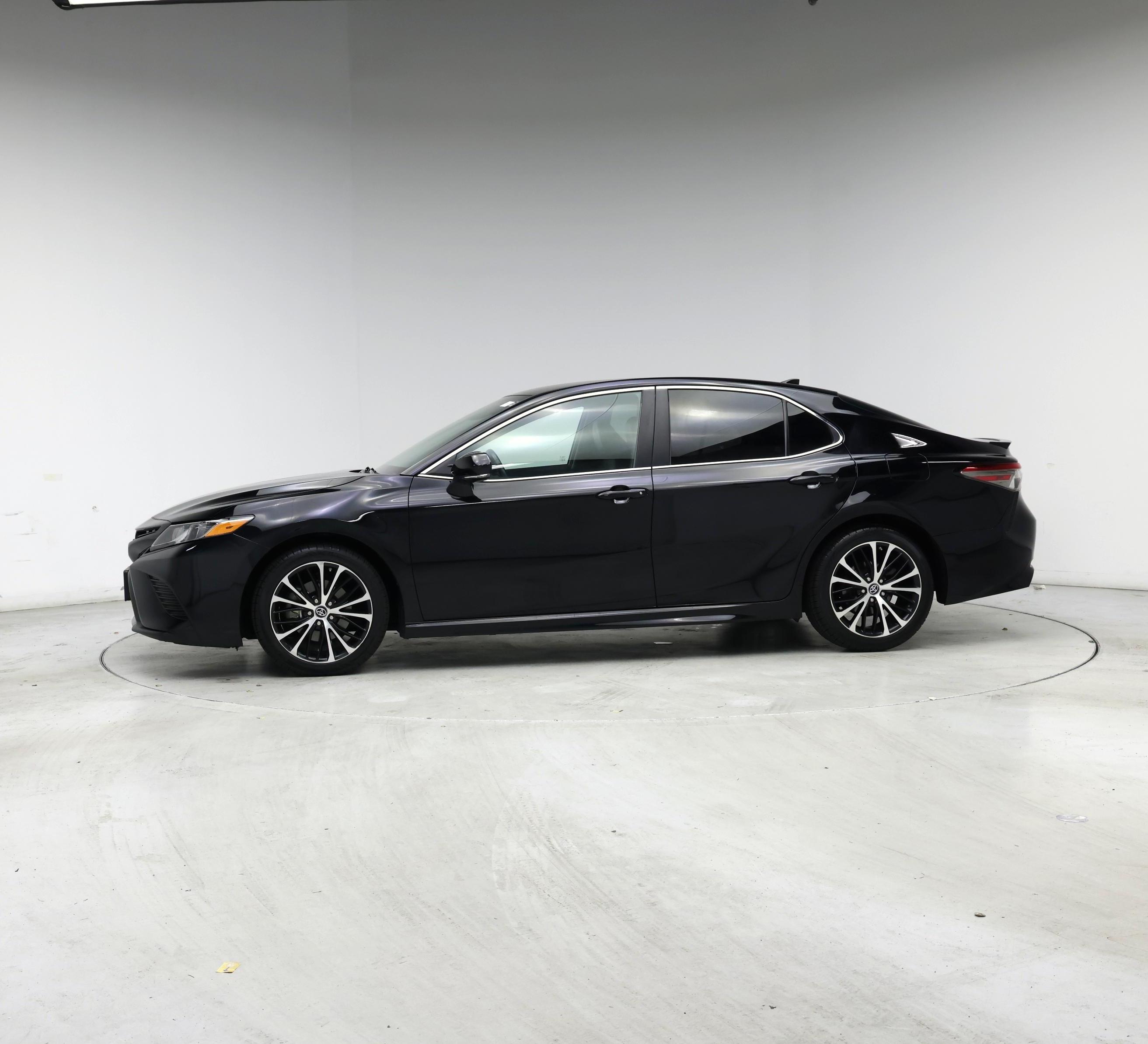 Thumbnail: 2019 Toyota Camry - 3