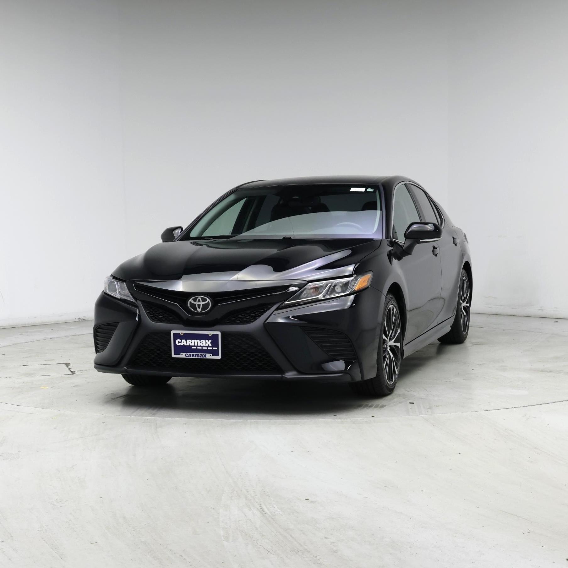 Thumbnail: 2019 Toyota Camry - 4