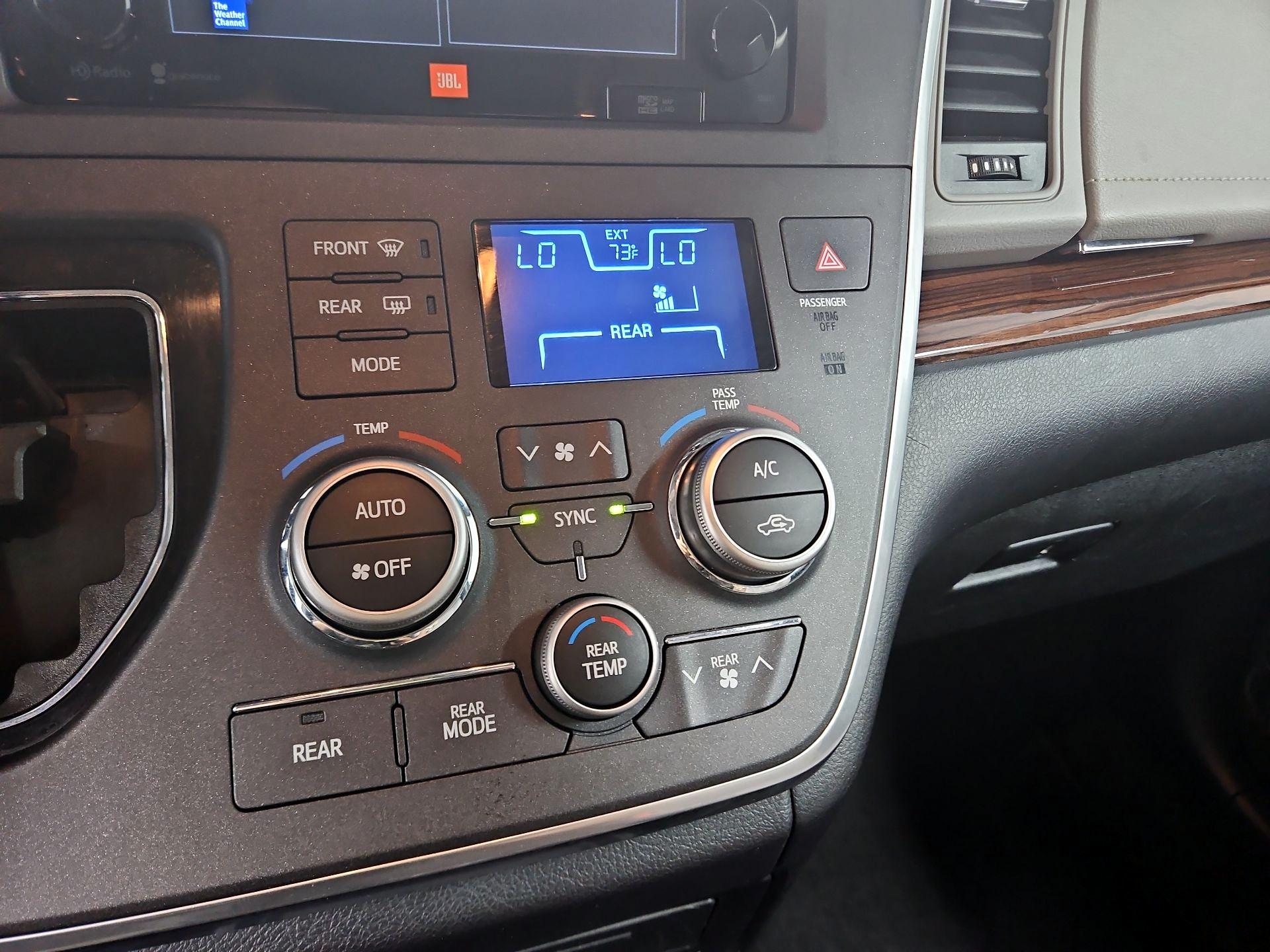 Thumbnail: 2015 Toyota Sienna - 16