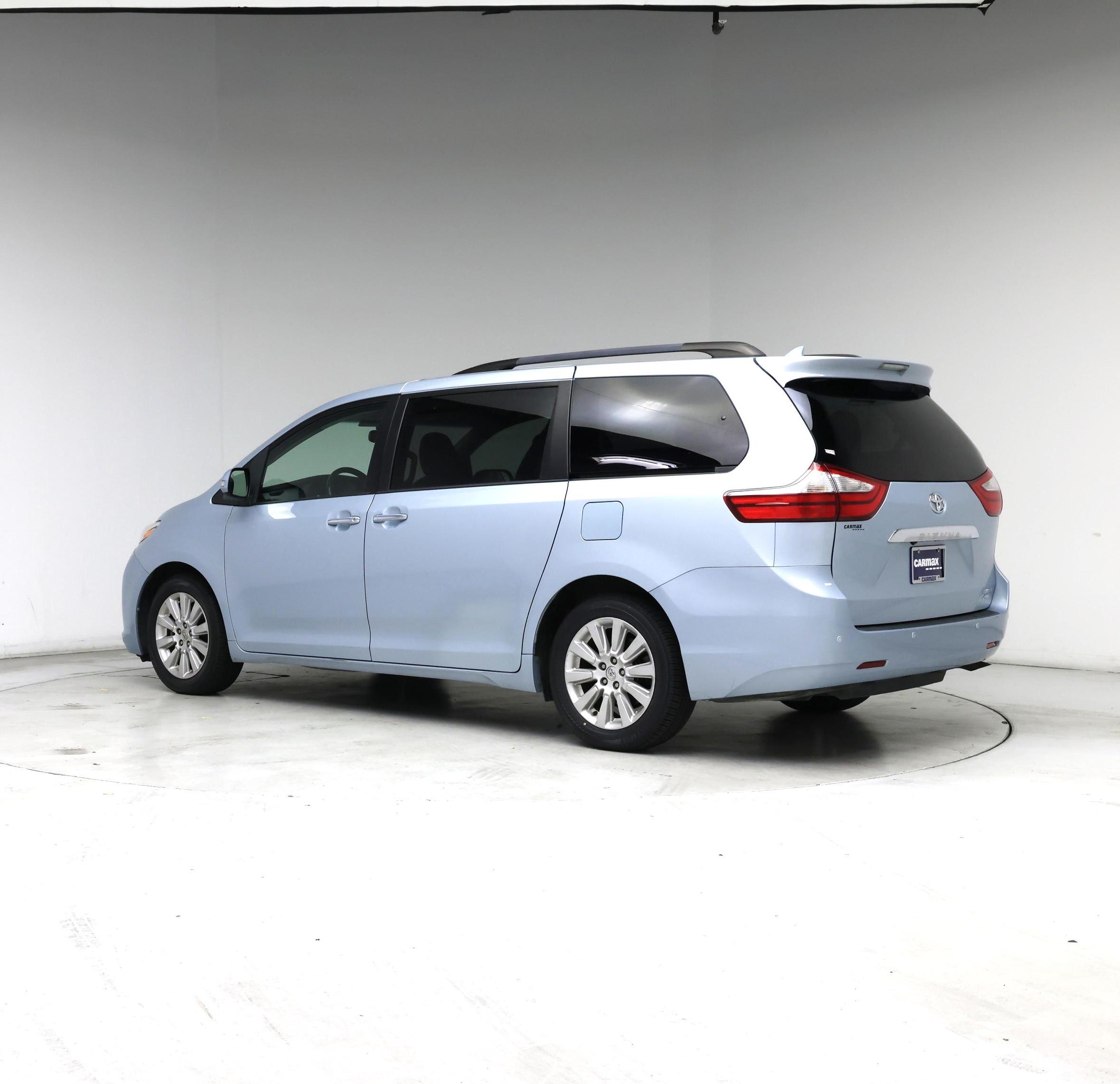 Thumbnail: 2015 Toyota Sienna - 2