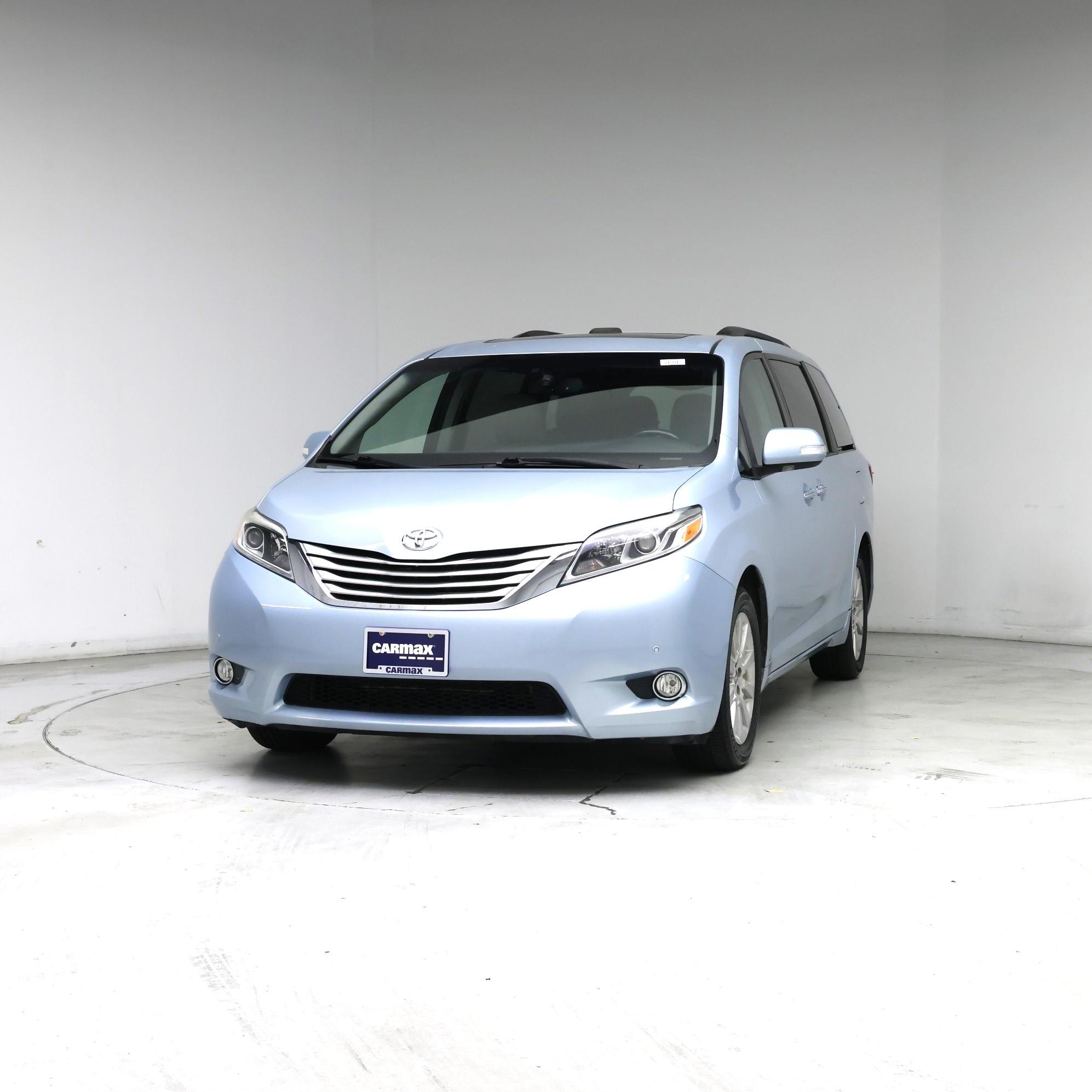 Thumbnail: 2015 Toyota Sienna - 4