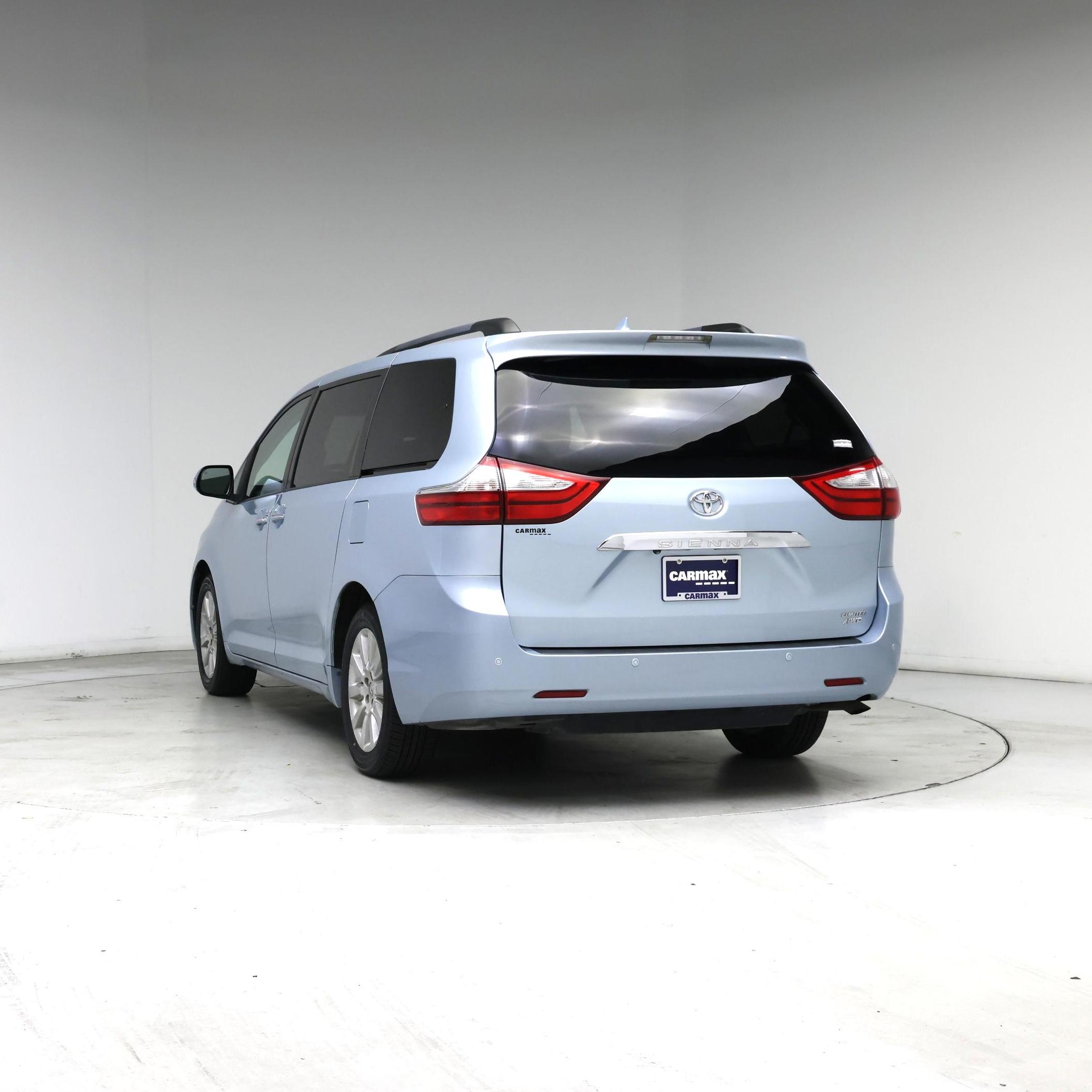 Thumbnail: 2015 Toyota Sienna - 6