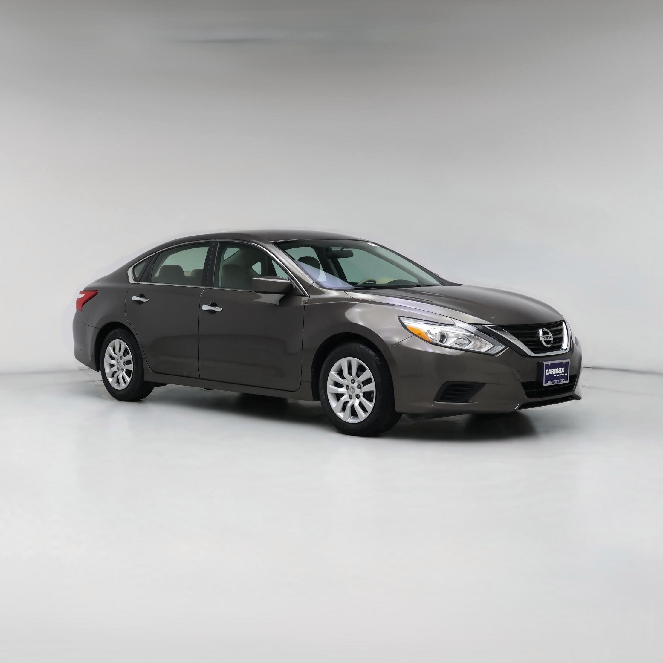 Thumbnail: 2016 Nissan Altima - 1