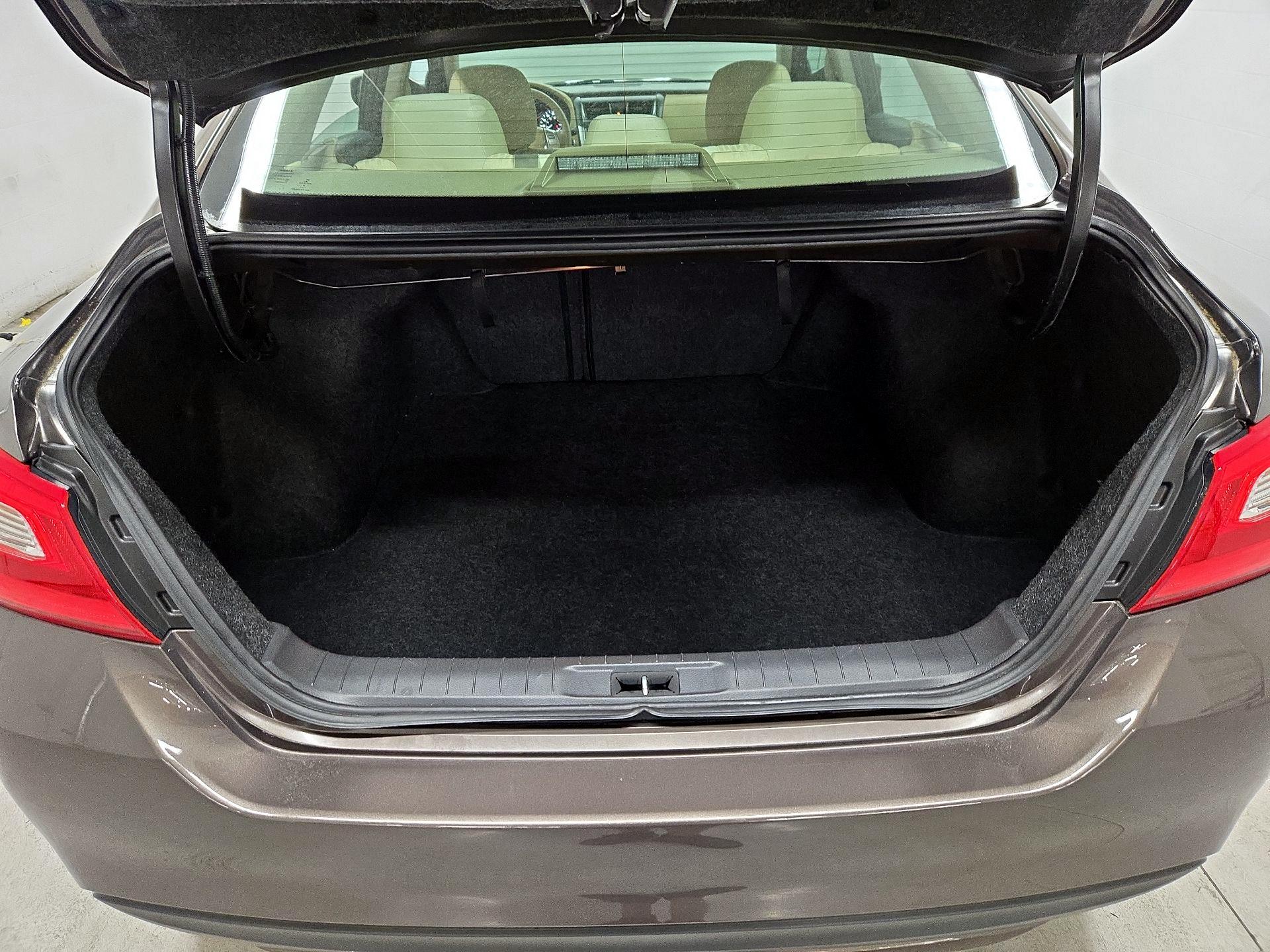 Thumbnail: 2016 Nissan Altima - 20