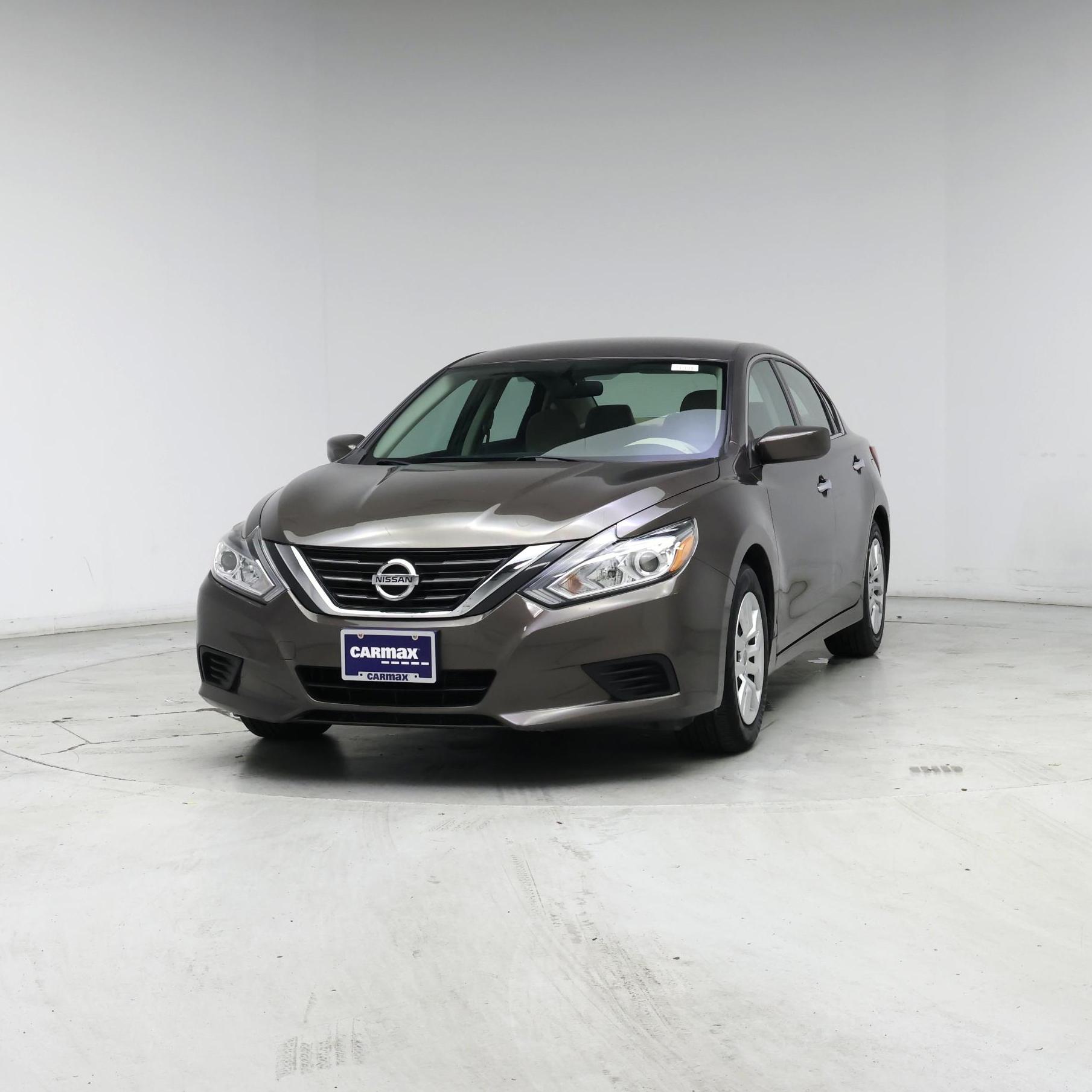 Thumbnail: 2016 Nissan Altima - 4