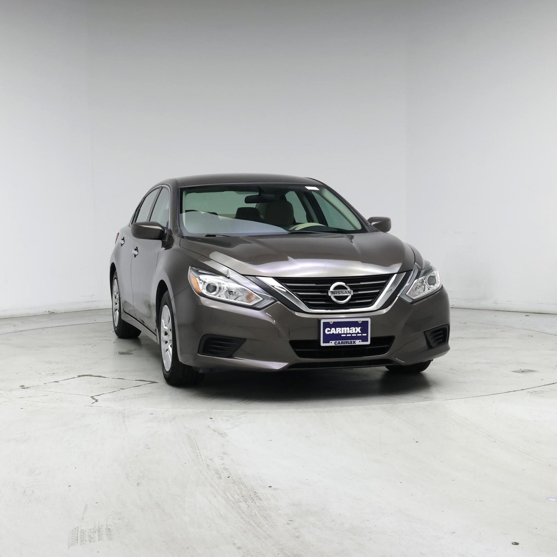 Thumbnail: 2016 Nissan Altima - 5