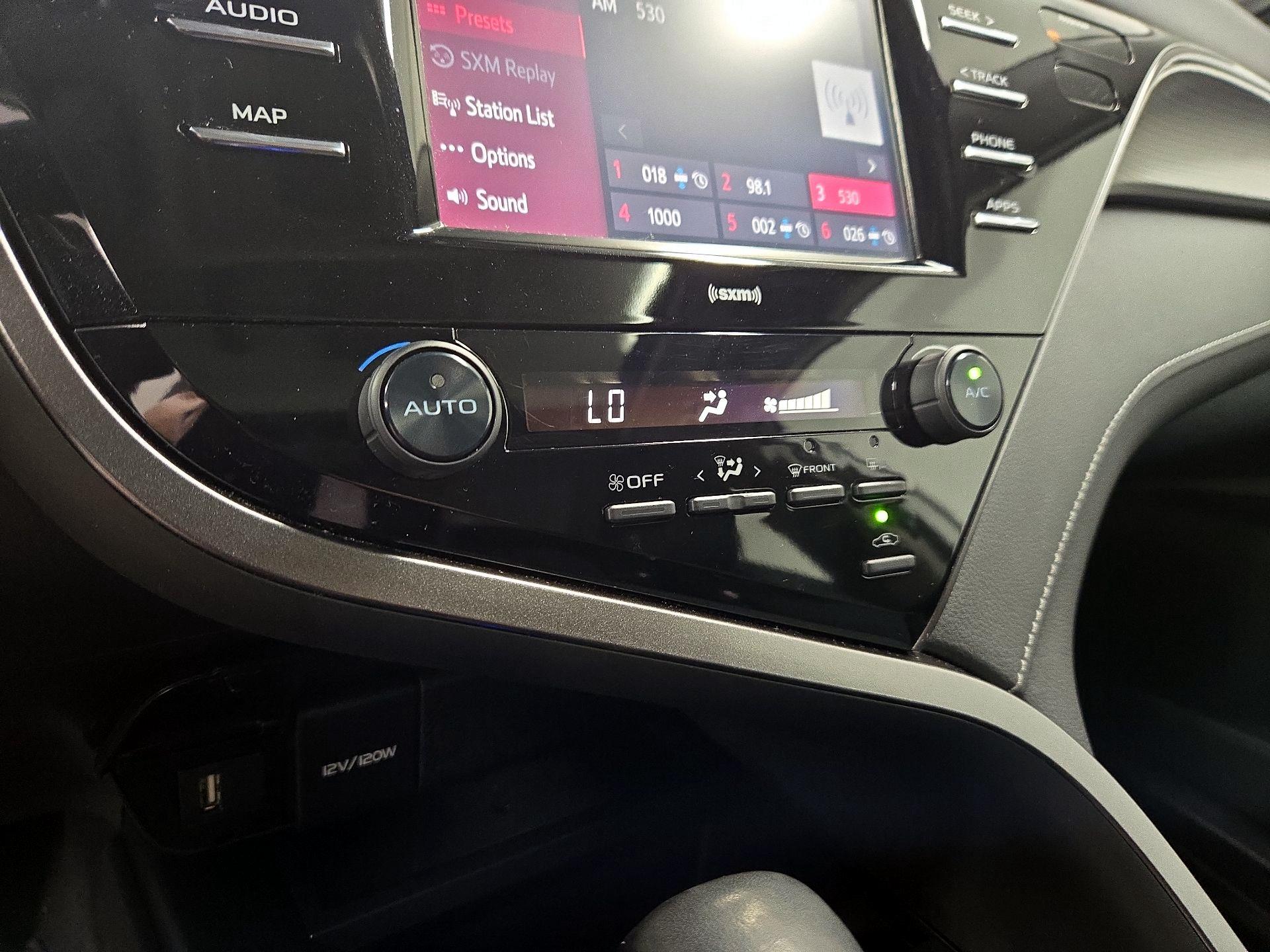 Thumbnail: 2020 Toyota Camry - 16
