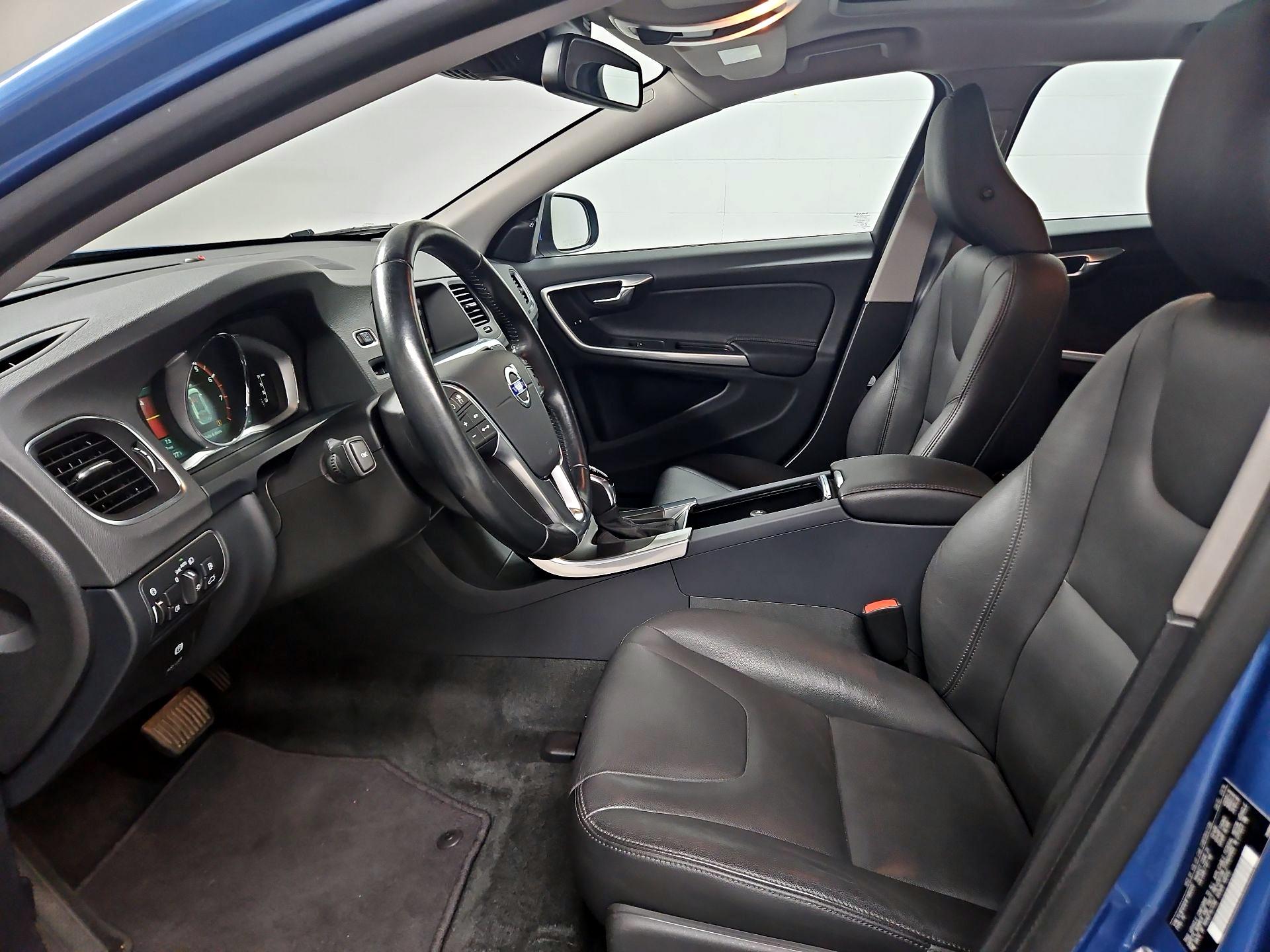 Thumbnail: 2015 Volvo V60 - 11