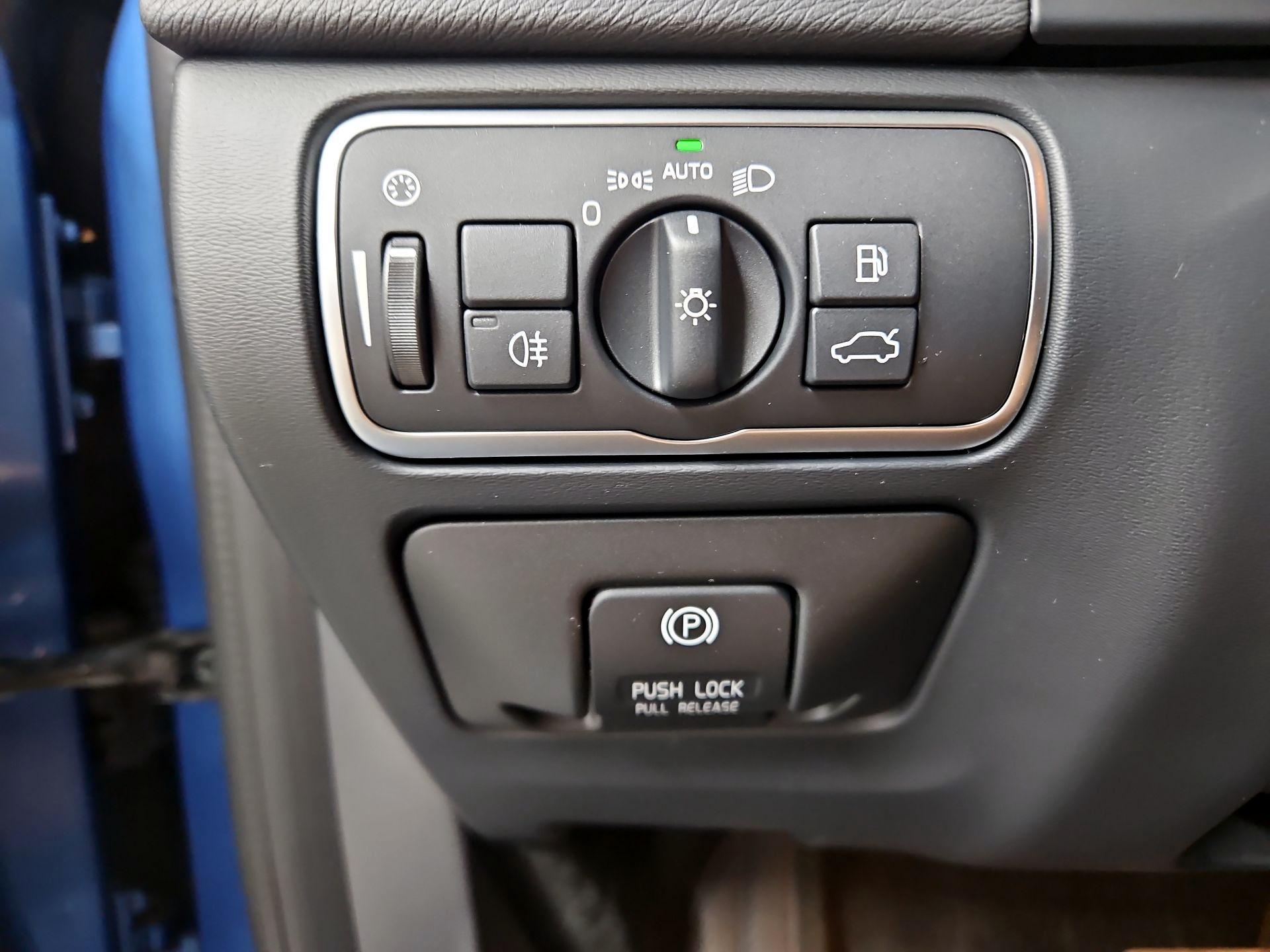 Thumbnail: 2015 Volvo V60 - 13