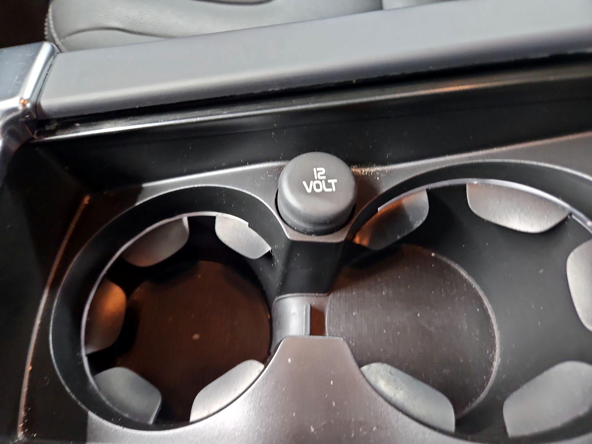 Thumbnail: 2015 Volvo V60 - 18