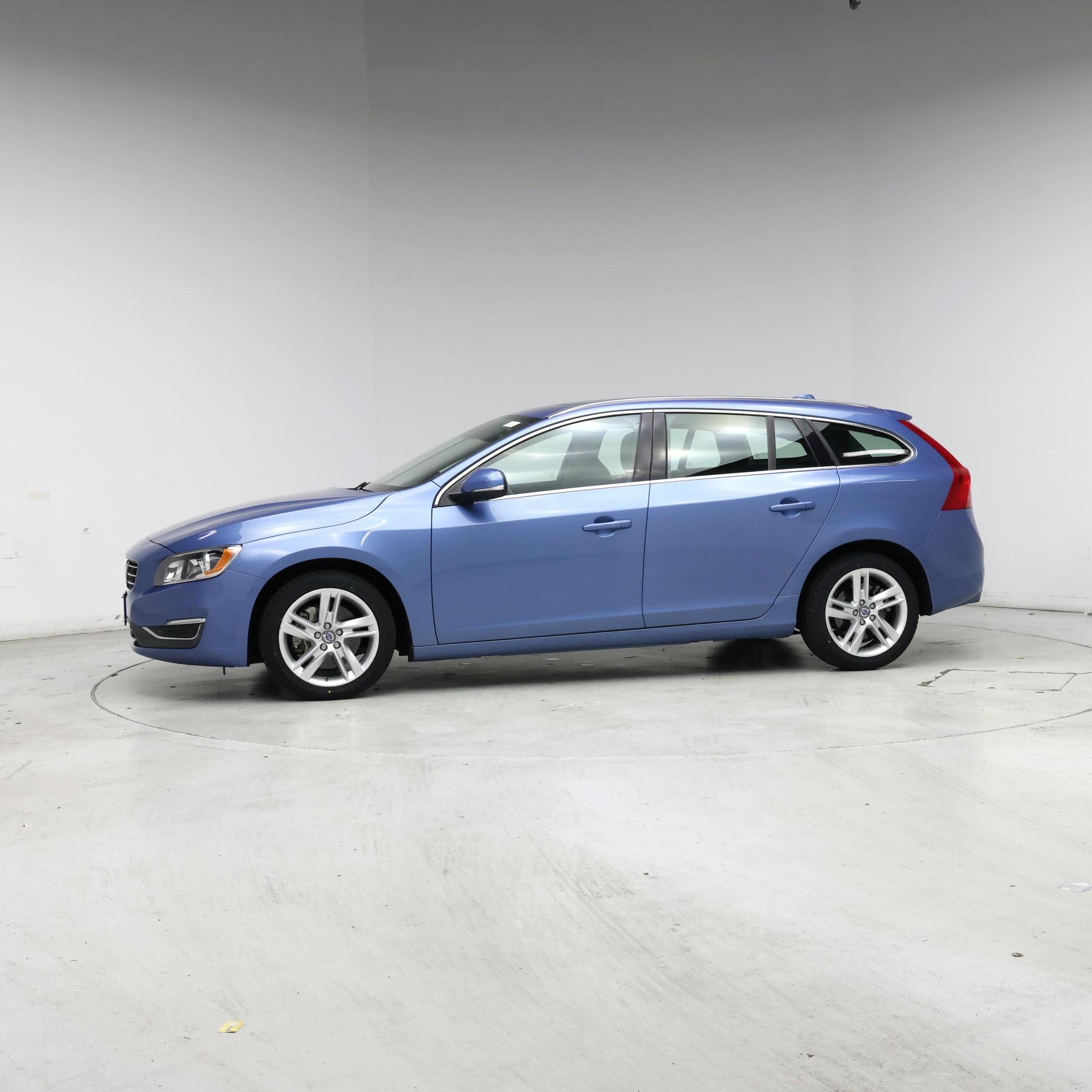 Thumbnail: 2015 Volvo V60 - 3