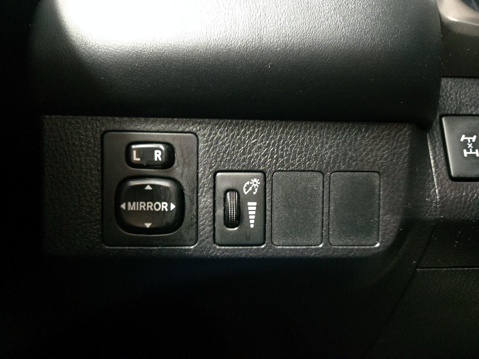 Thumbnail: 2016 Toyota RAV4 - 13