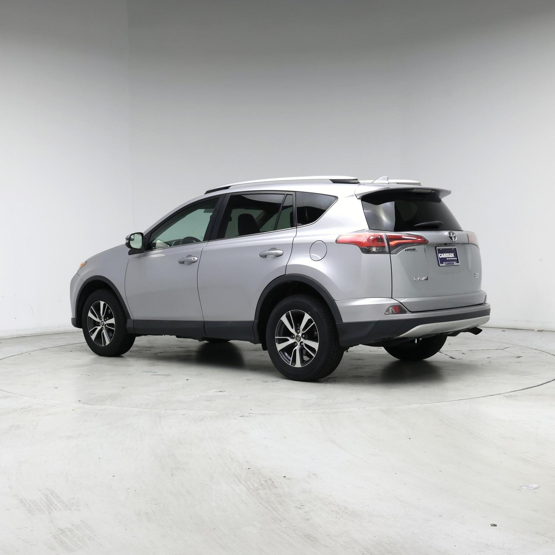 Thumbnail: 2016 Toyota RAV4 - 2