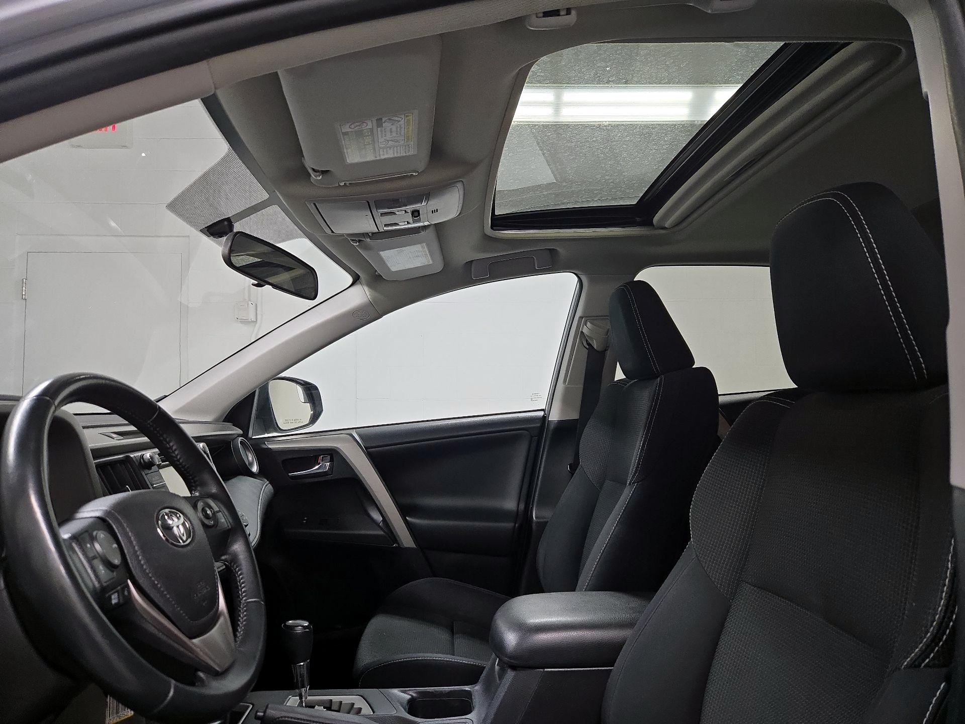 Thumbnail: 2016 Toyota RAV4 - 19