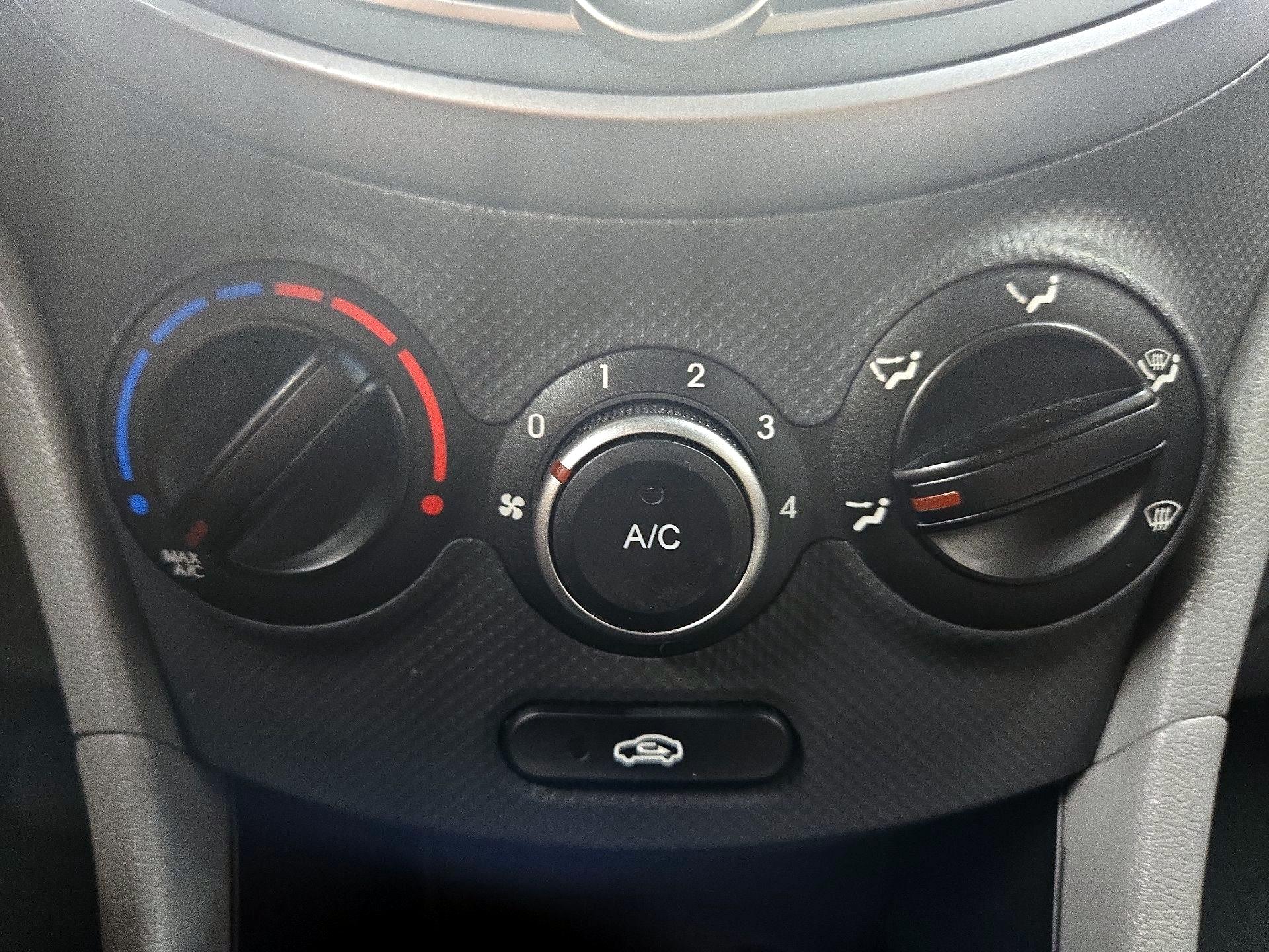 Thumbnail: 2016 Hyundai Accent - 15