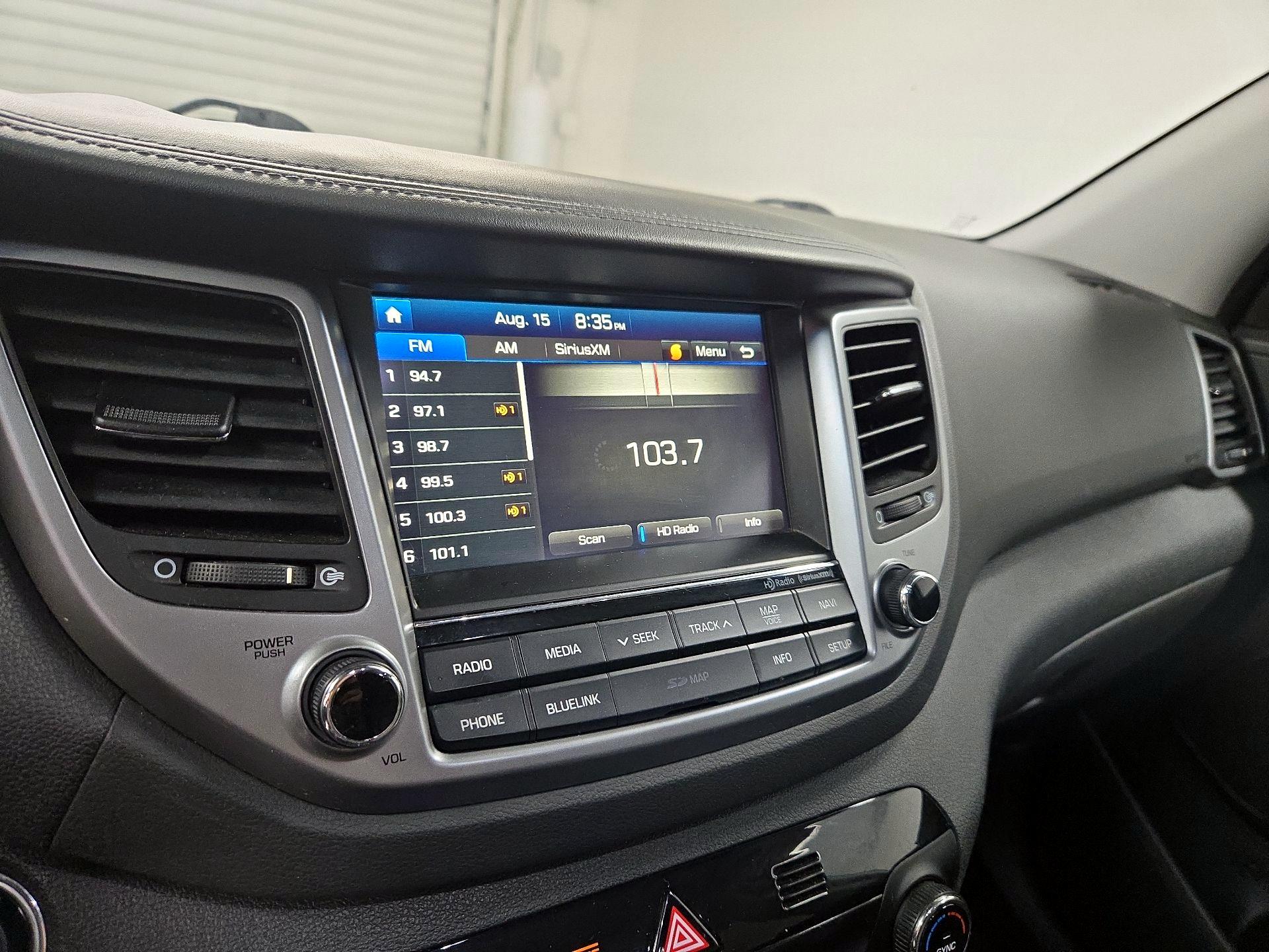Thumbnail: 2016 Hyundai Tucson - 16