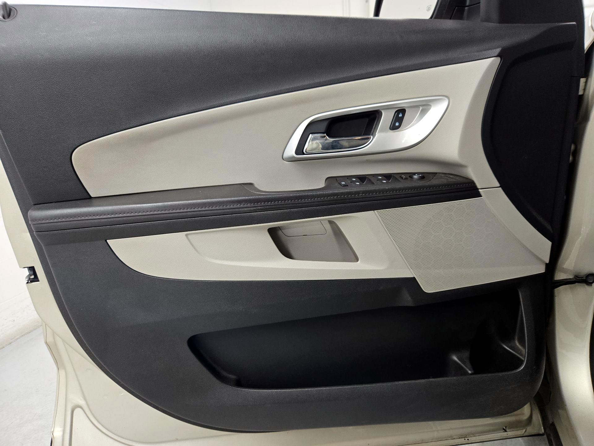 Thumbnail: 2016 Chevrolet Equinox - 12