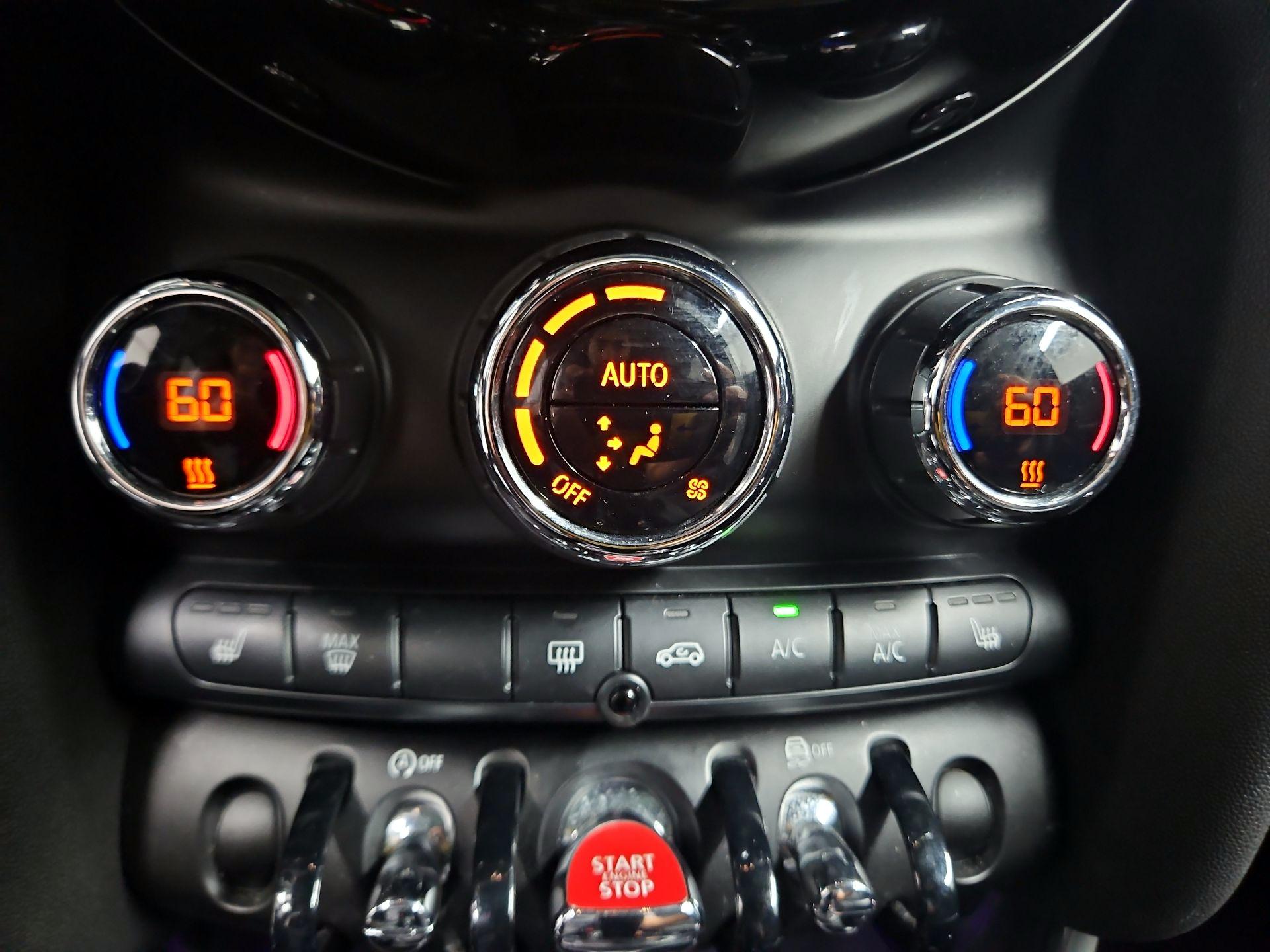 Thumbnail: 2020 MINI Cooper Hardtop - 17