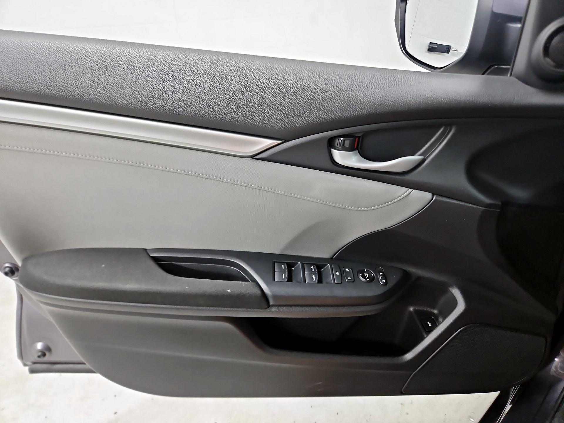 Thumbnail: 2016 Honda Civic - 12