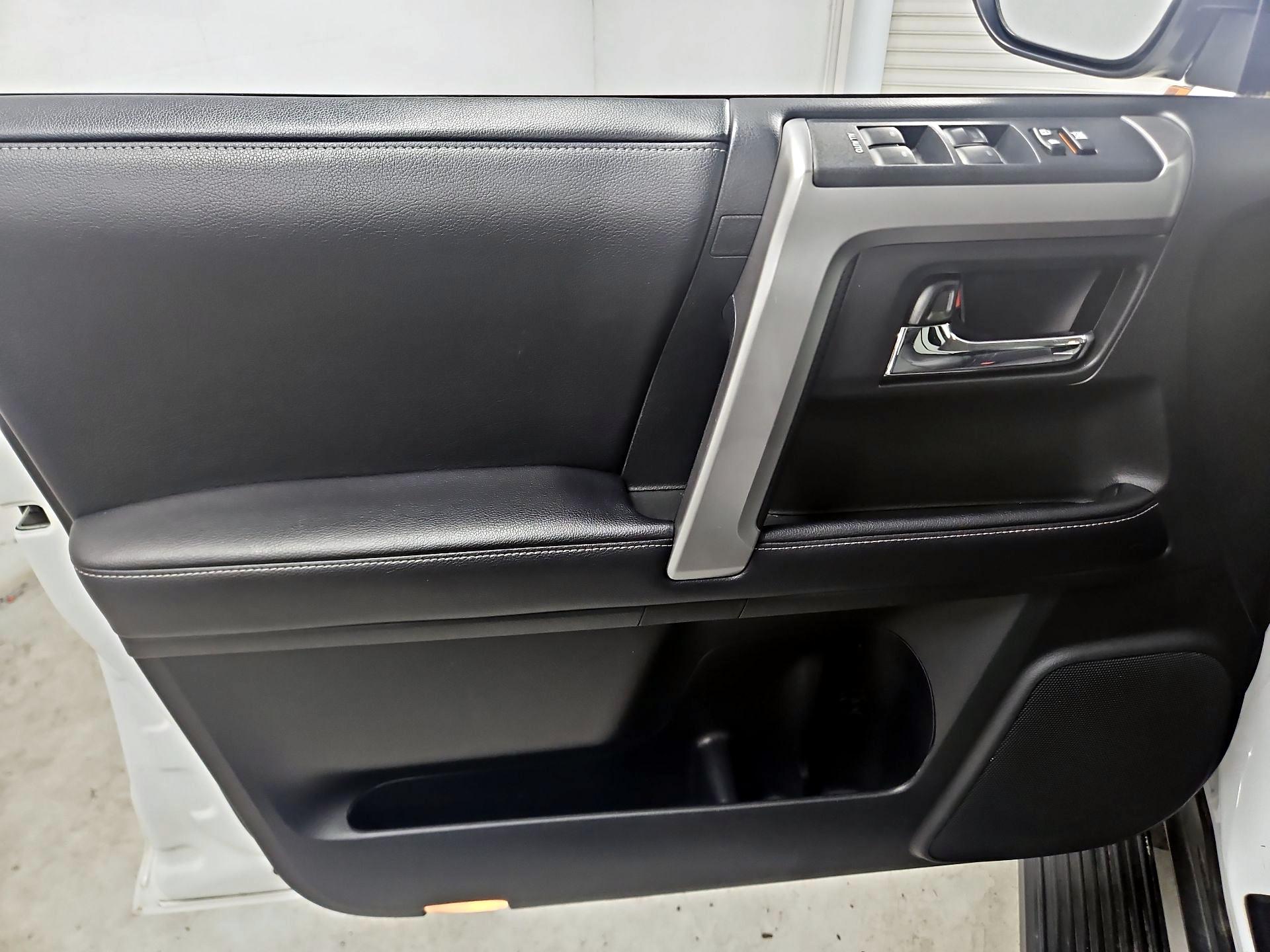 Thumbnail: 2019 Toyota 4Runner - 12