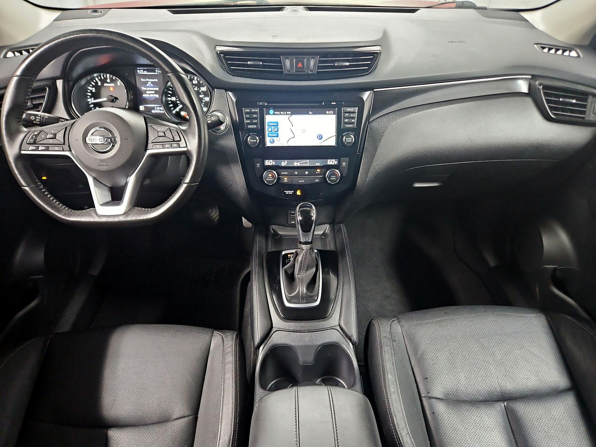 Thumbnail: 2017 Nissan Rogue Sport - 9