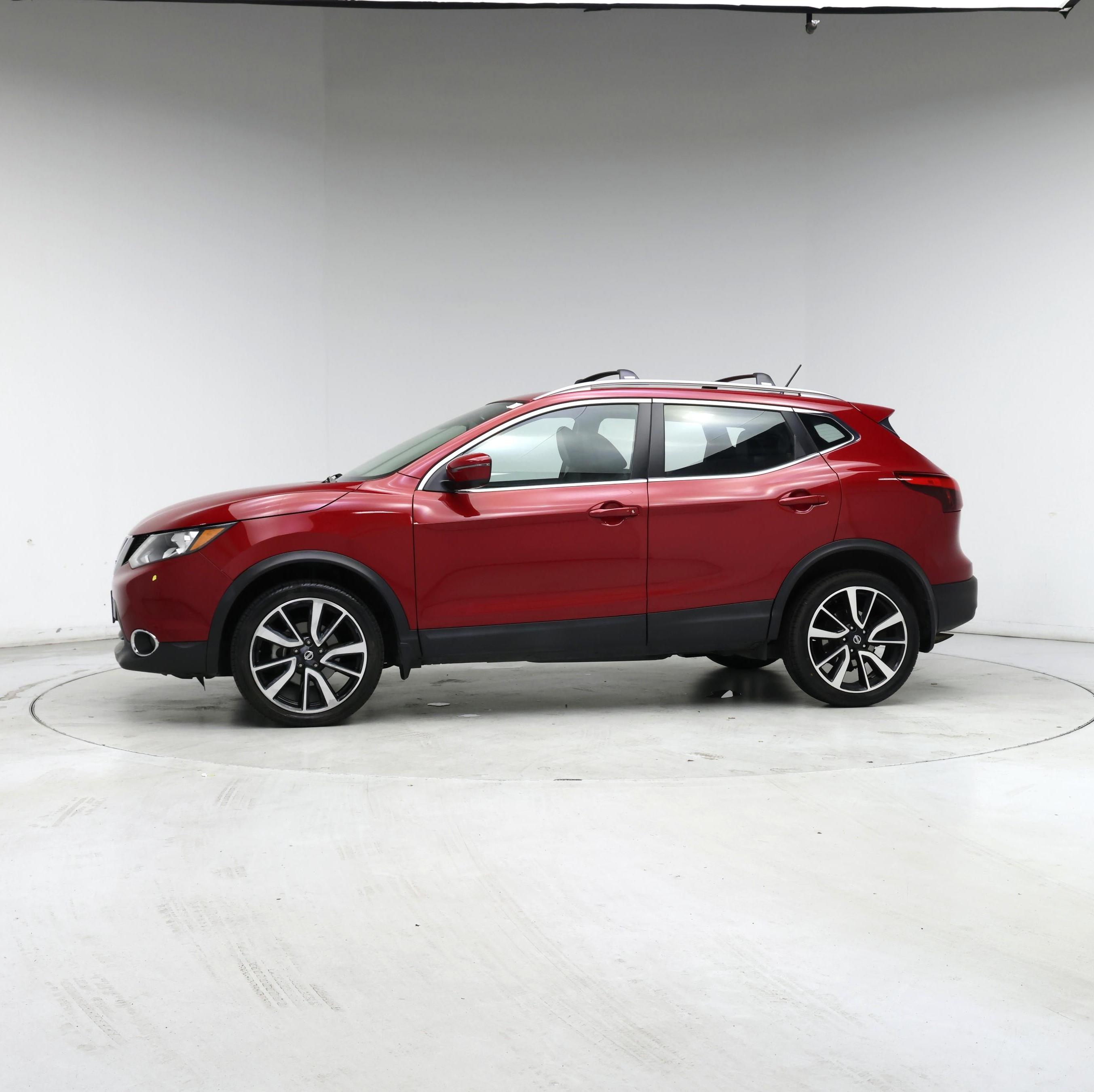 Thumbnail: 2017 Nissan Rogue Sport - 3