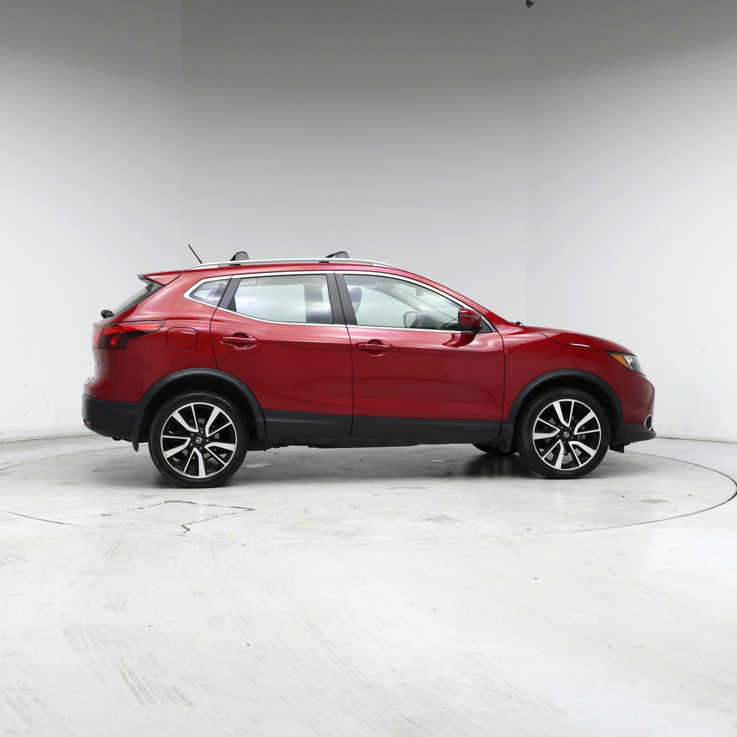 Thumbnail: 2017 Nissan Rogue Sport - 7
