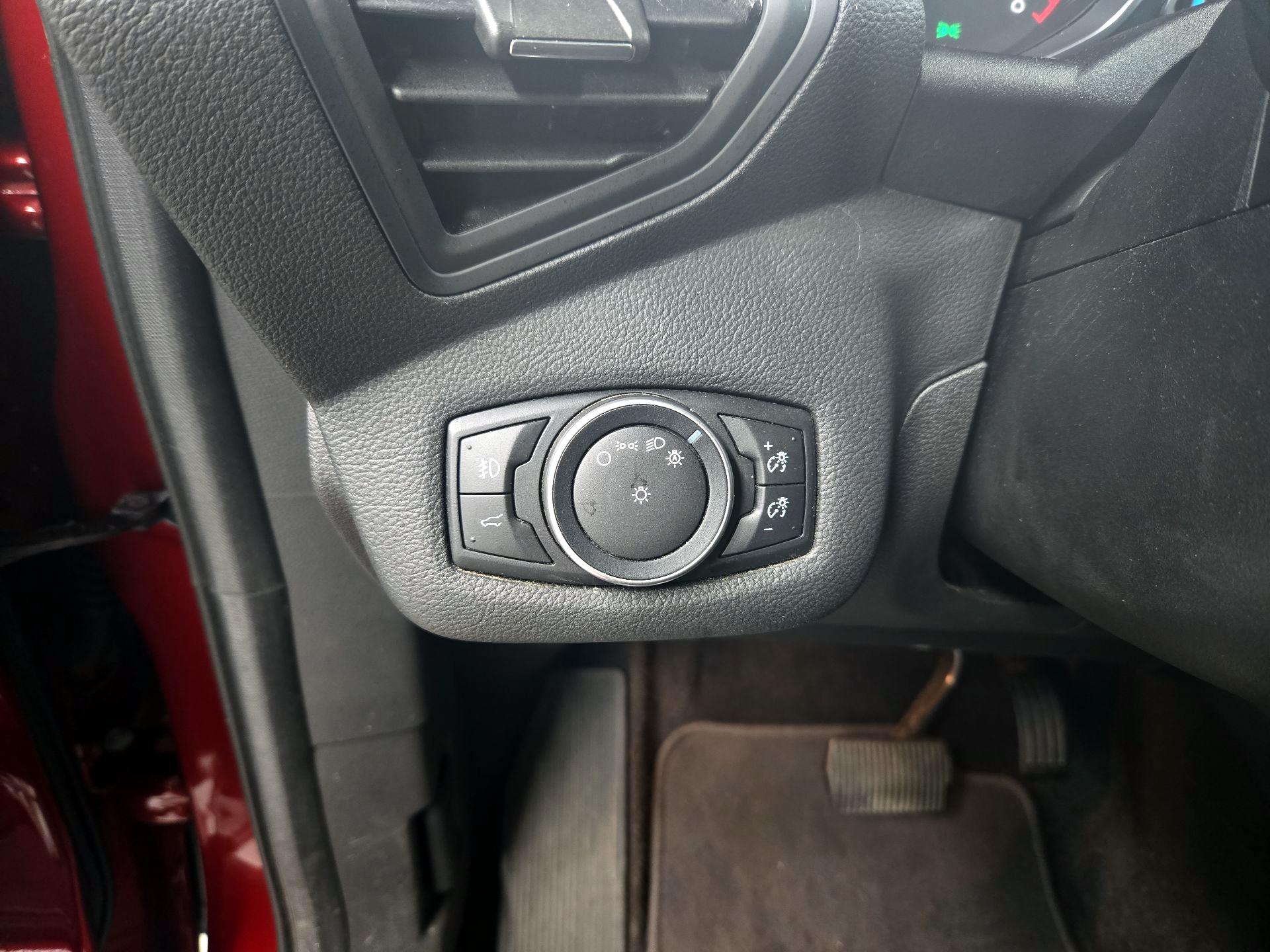 Thumbnail: 2017 Ford Escape - 13