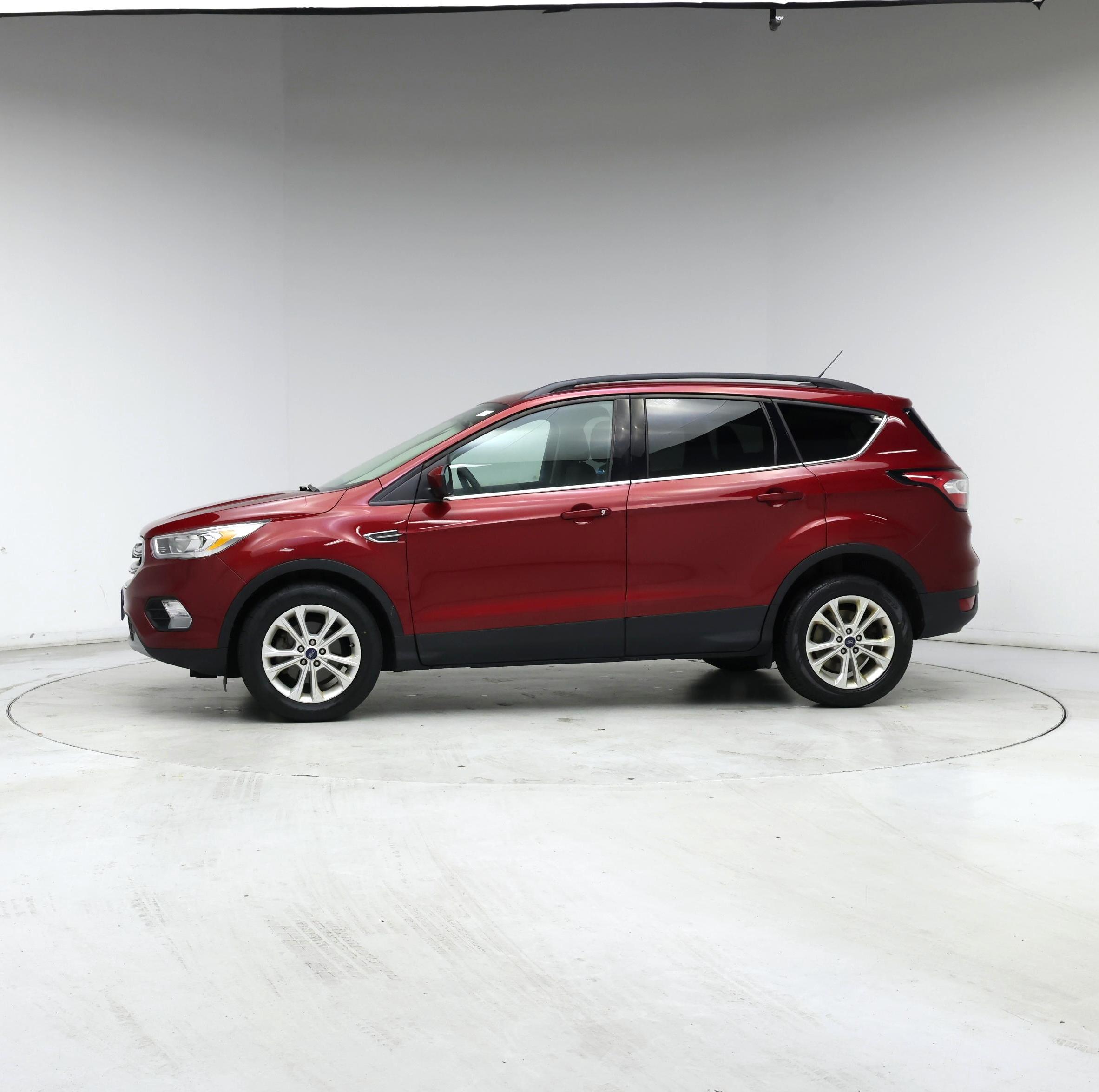 Thumbnail: 2017 Ford Escape - 3
