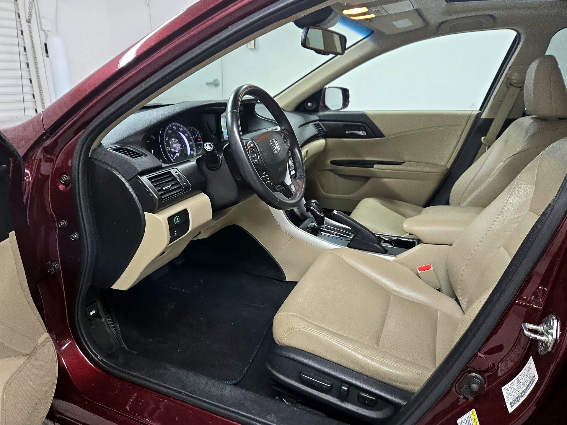 Thumbnail: 2013 Honda Accord - 11