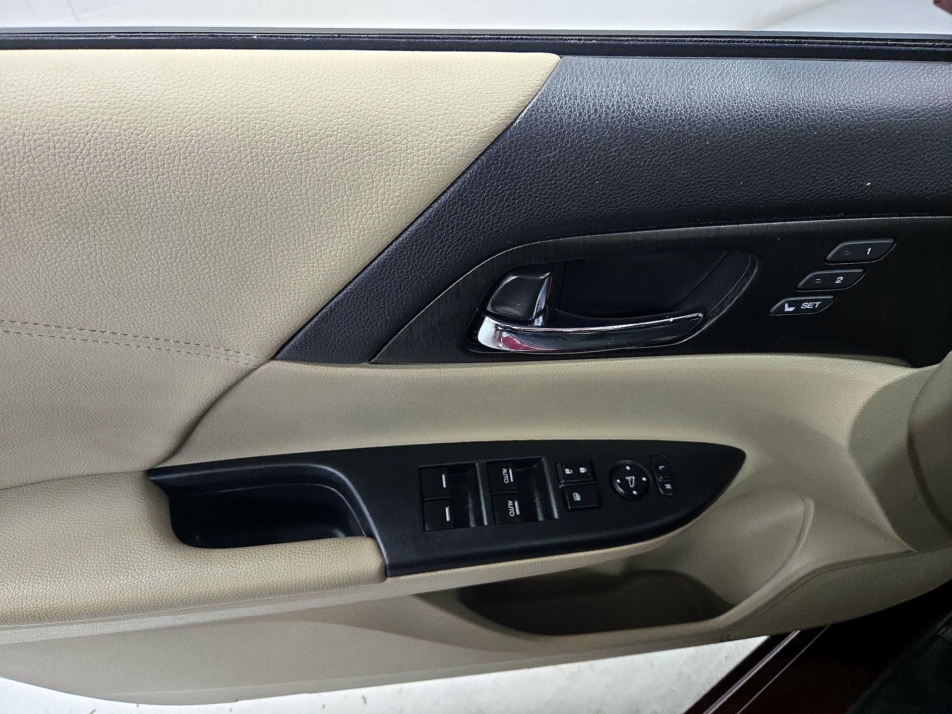 Thumbnail: 2013 Honda Accord - 12