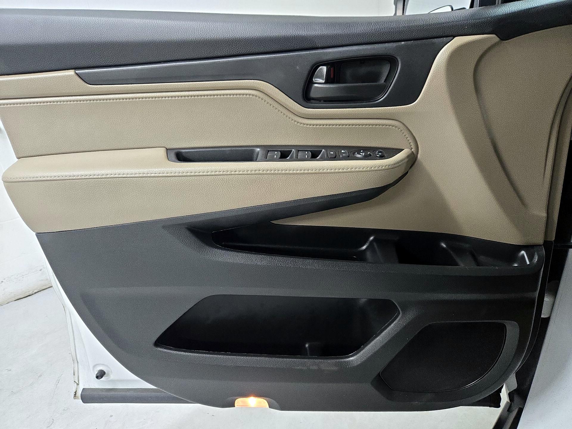 Thumbnail: 2022 Honda Odyssey - 12