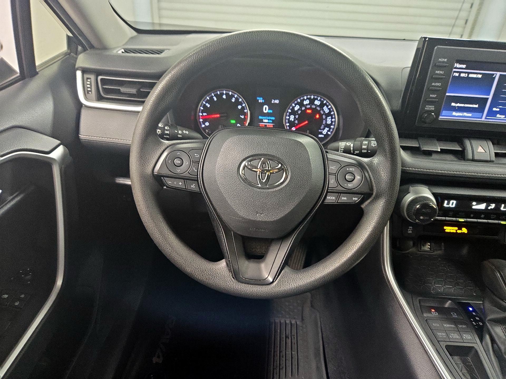 Thumbnail: 2019 Toyota RAV4 - 10