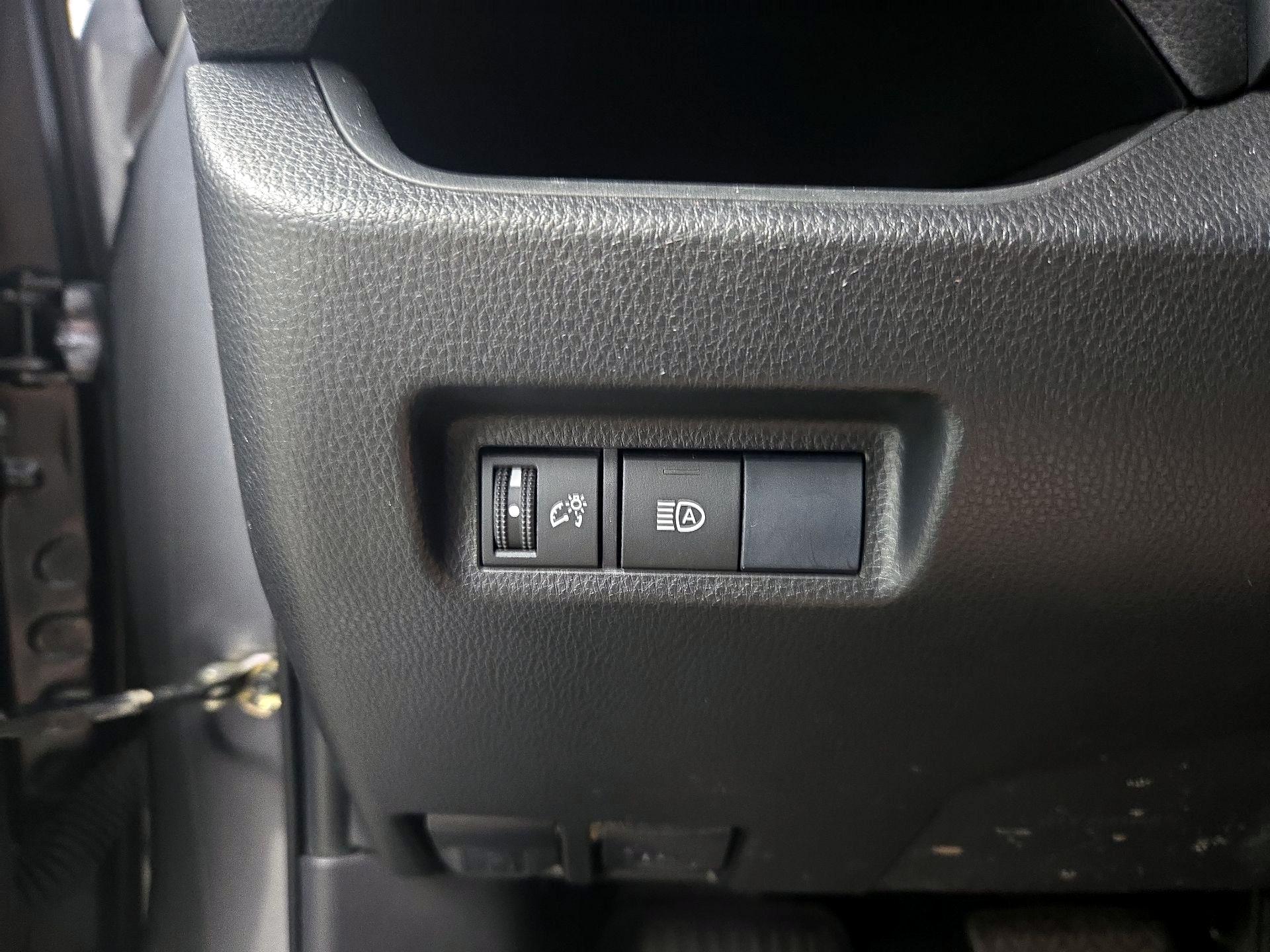 Thumbnail: 2019 Toyota RAV4 - 13