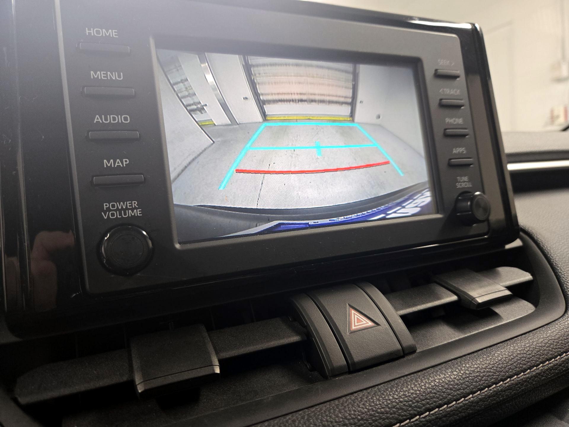 Thumbnail: 2019 Toyota RAV4 - 14