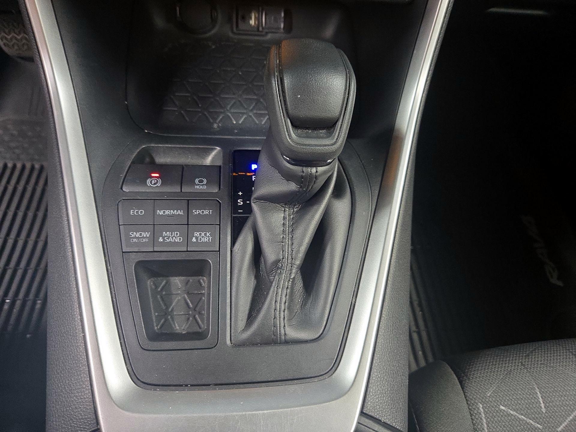 Thumbnail: 2019 Toyota RAV4 - 17