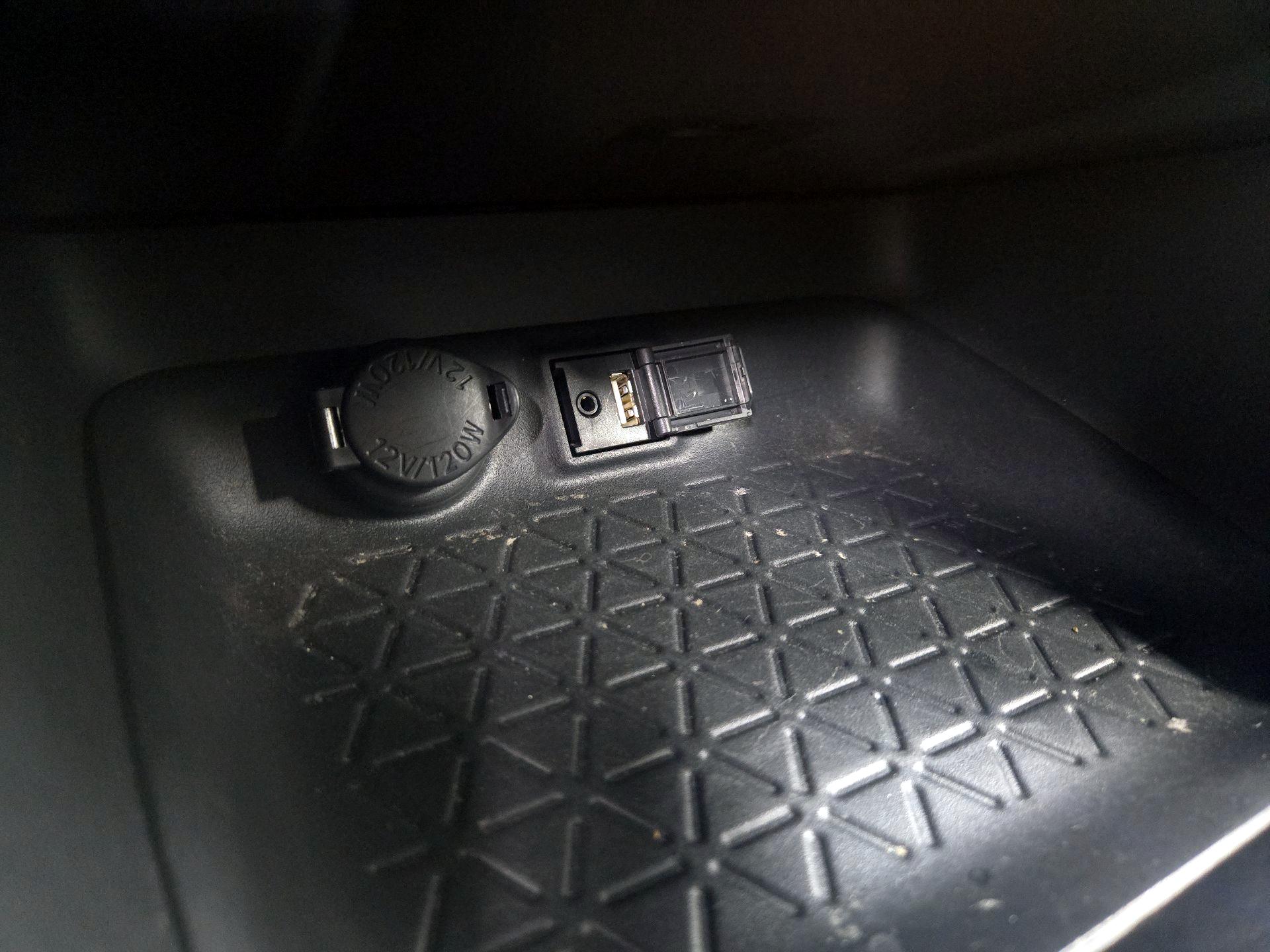 Thumbnail: 2019 Toyota RAV4 - 18