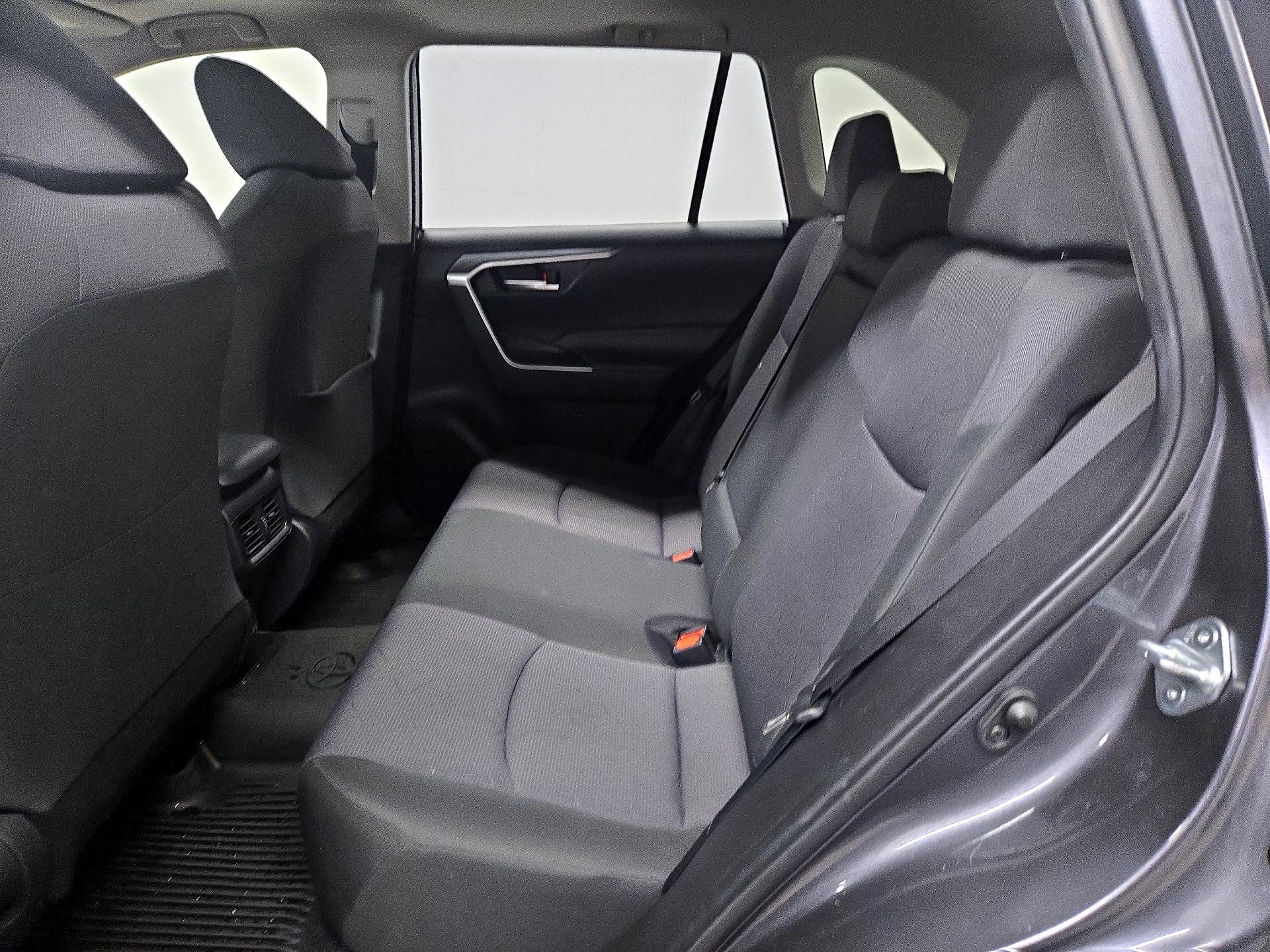 Thumbnail: 2019 Toyota RAV4 - 20