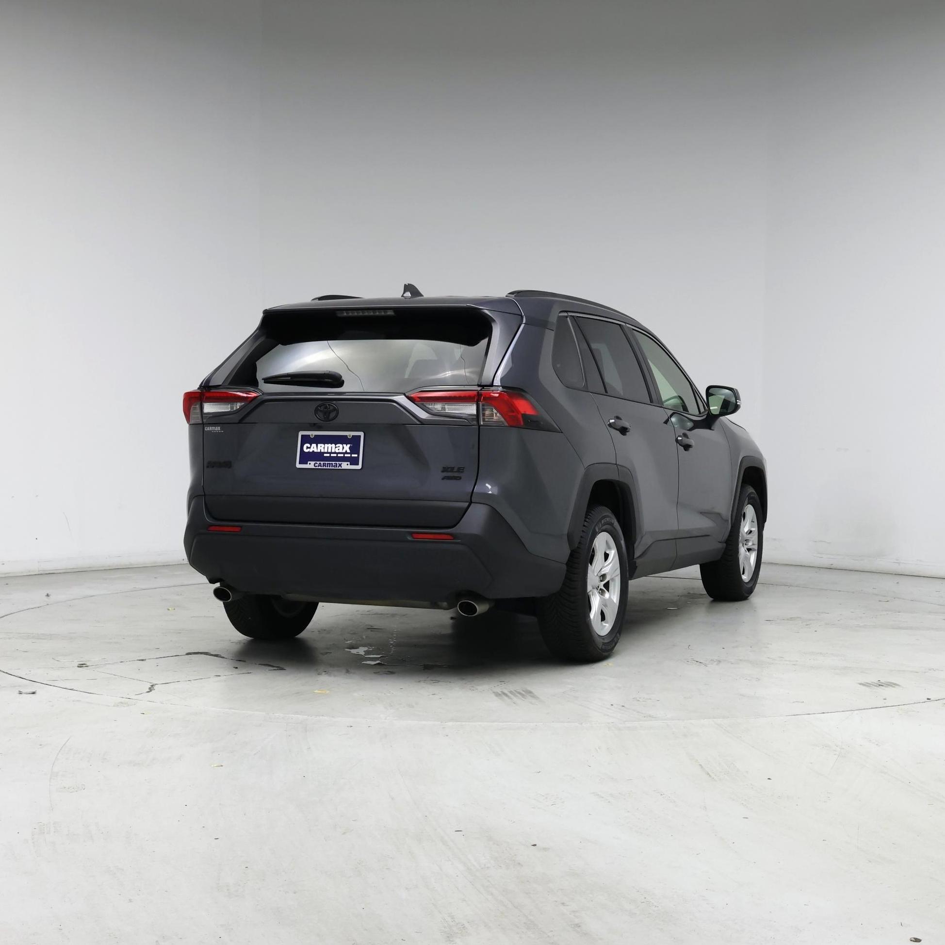 Thumbnail: 2019 Toyota RAV4 - 8