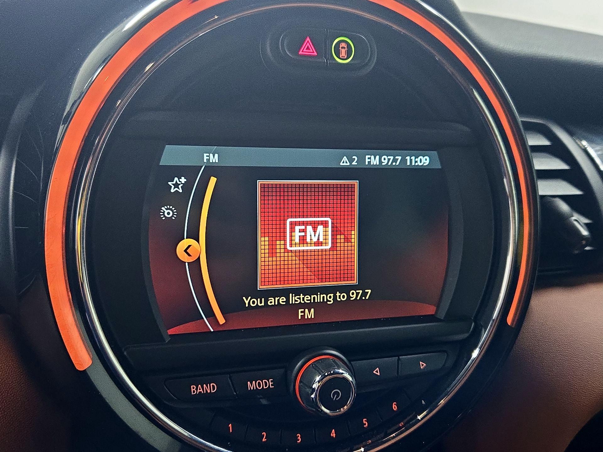 Thumbnail: 2019 MINI Cooper Hardtop - 15