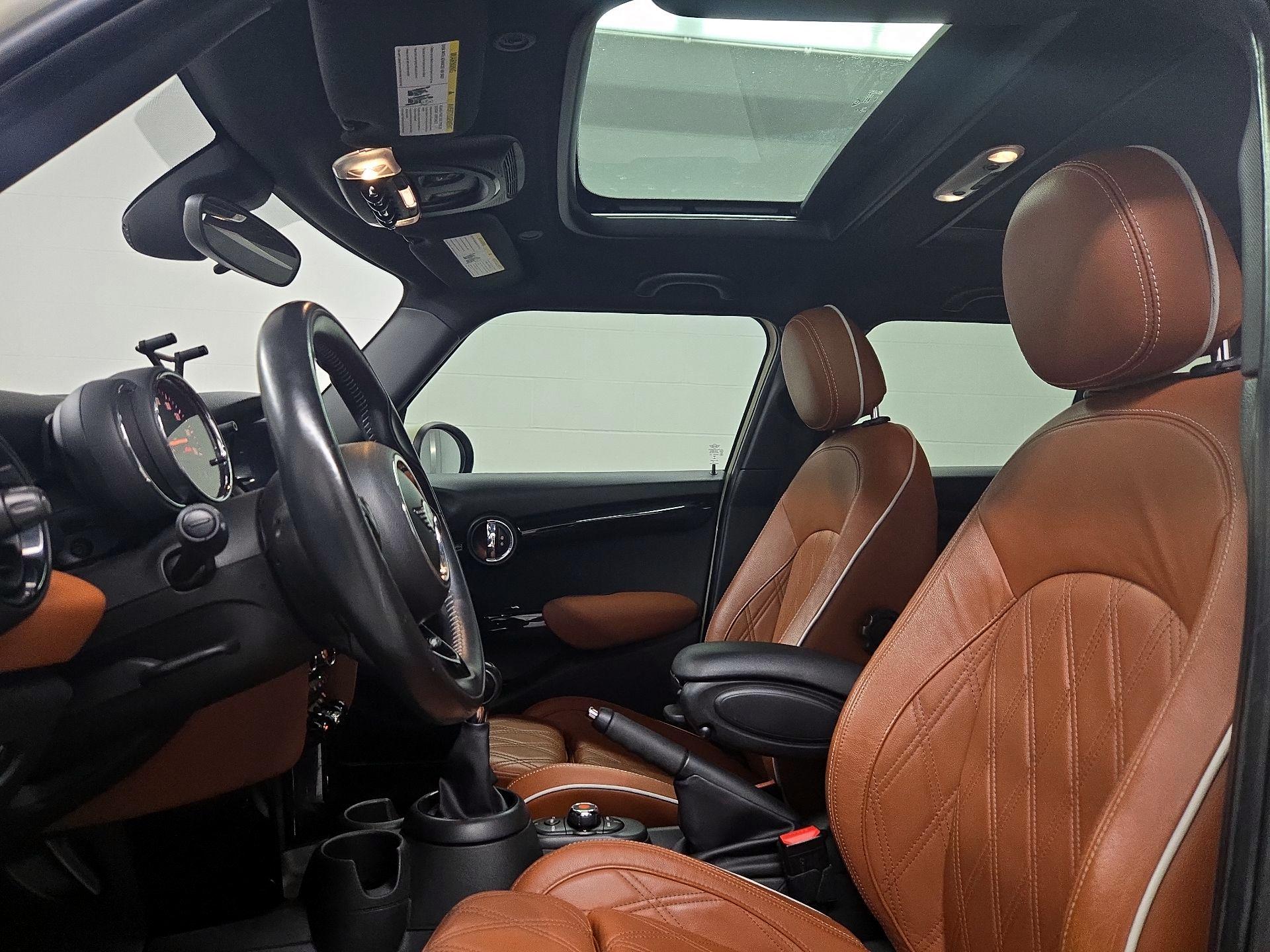 Thumbnail: 2019 MINI Cooper Hardtop - 19